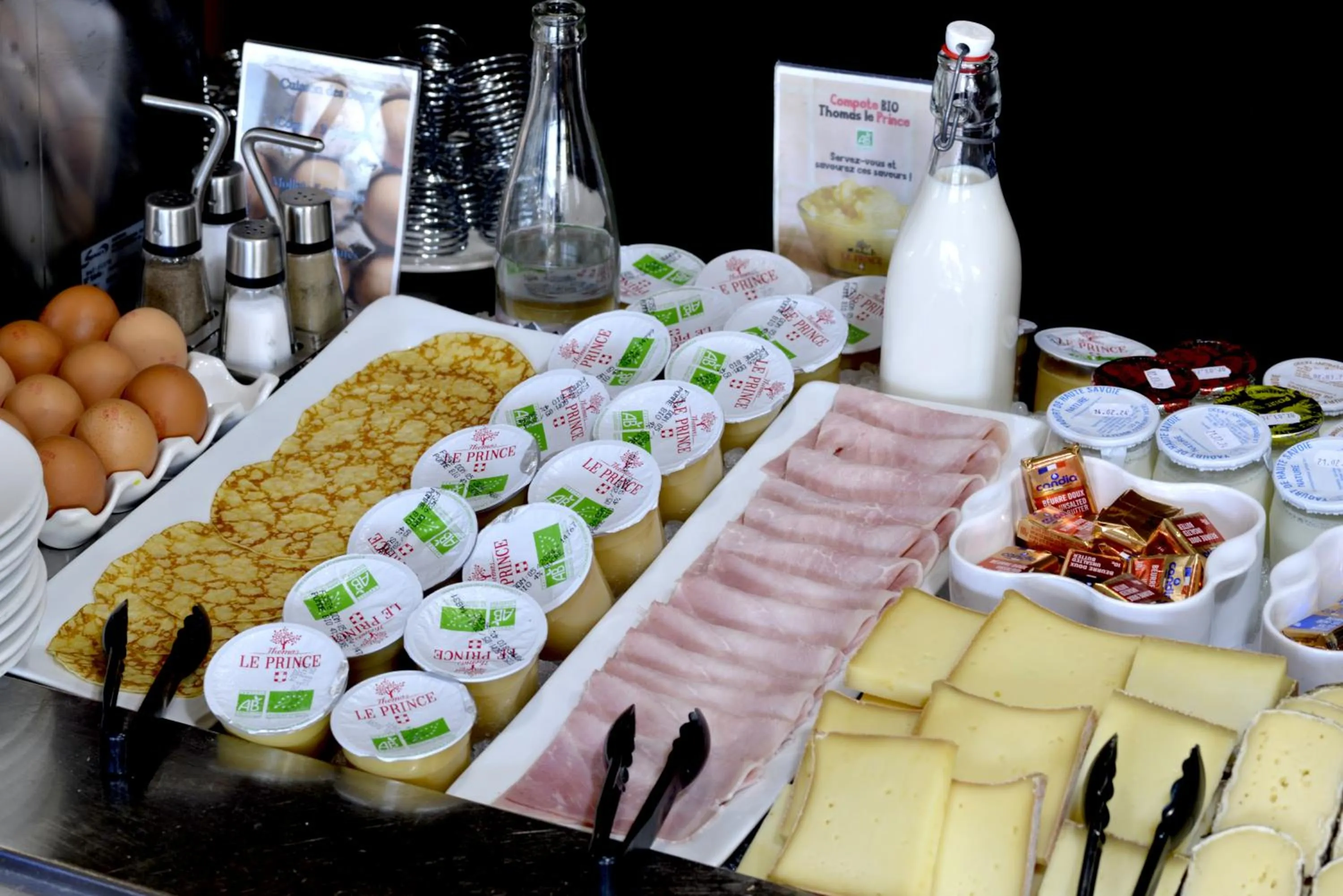 Buffet breakfast in Kyriad Annecy Nord - Epagny