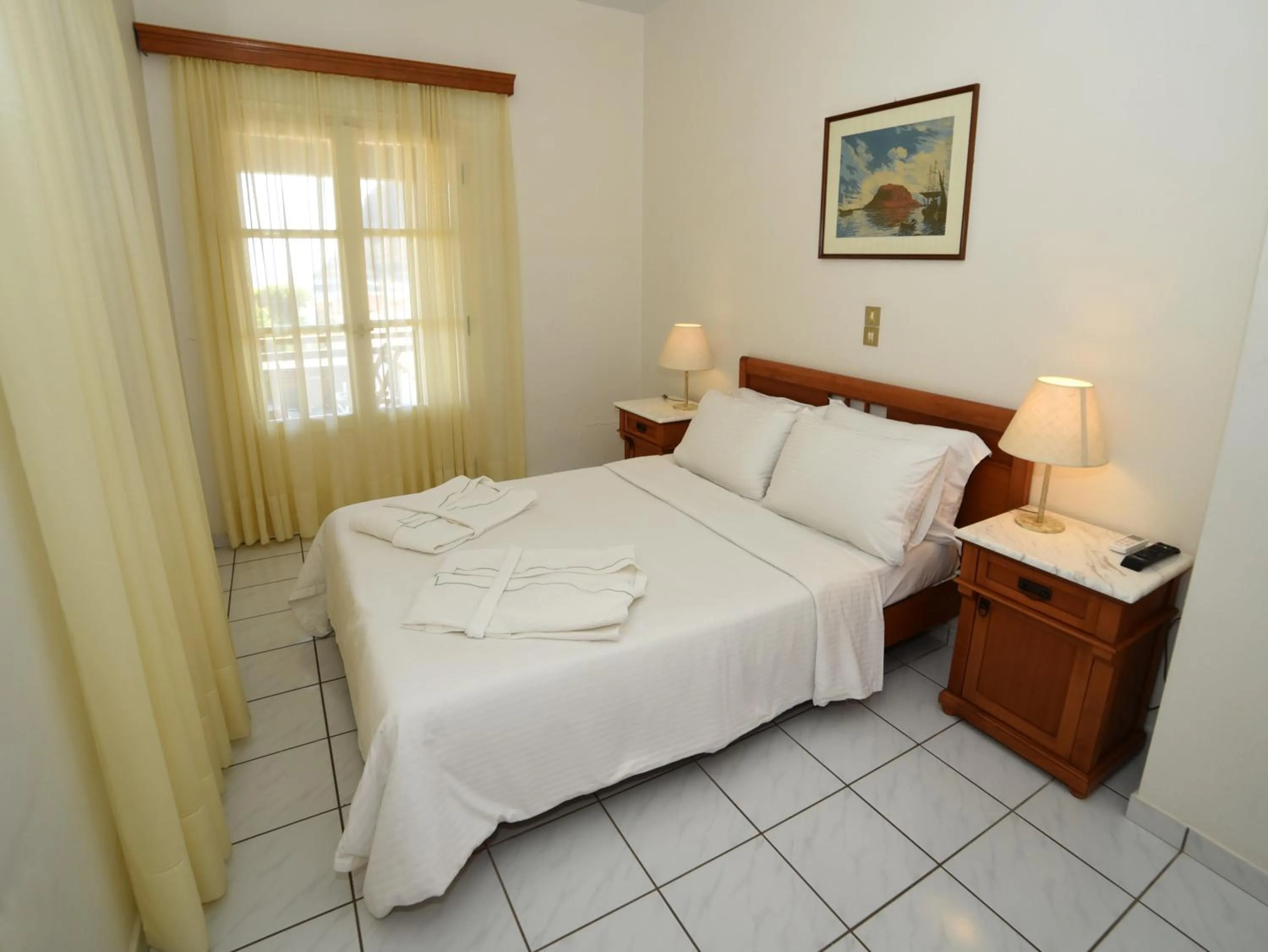 Bedroom, Bed in The Flower Of Monemvasia Hotel