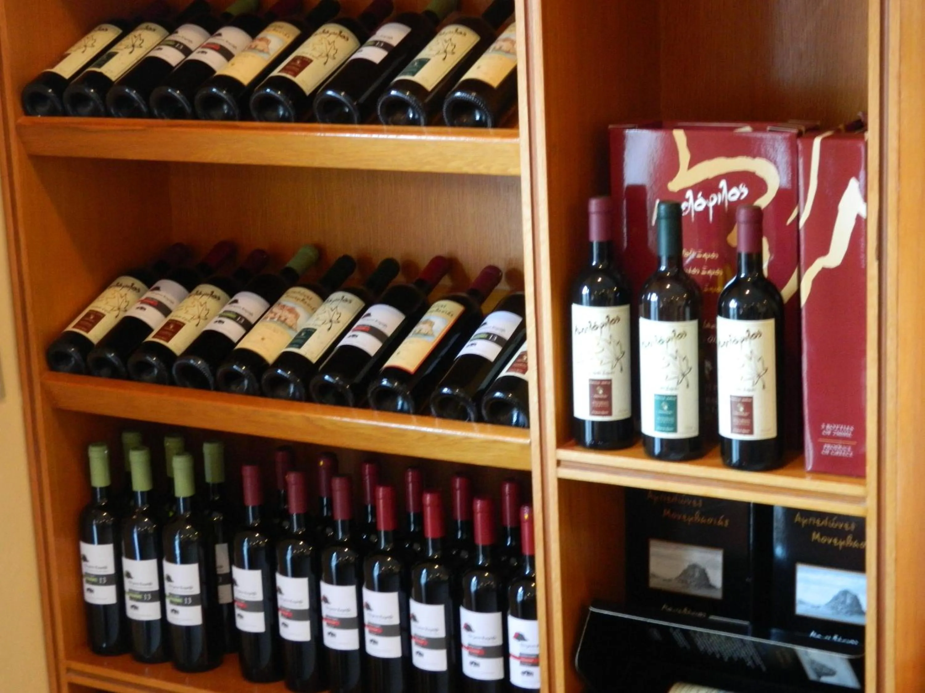 On-site shops in The Flower Of Monemvasia Hotel