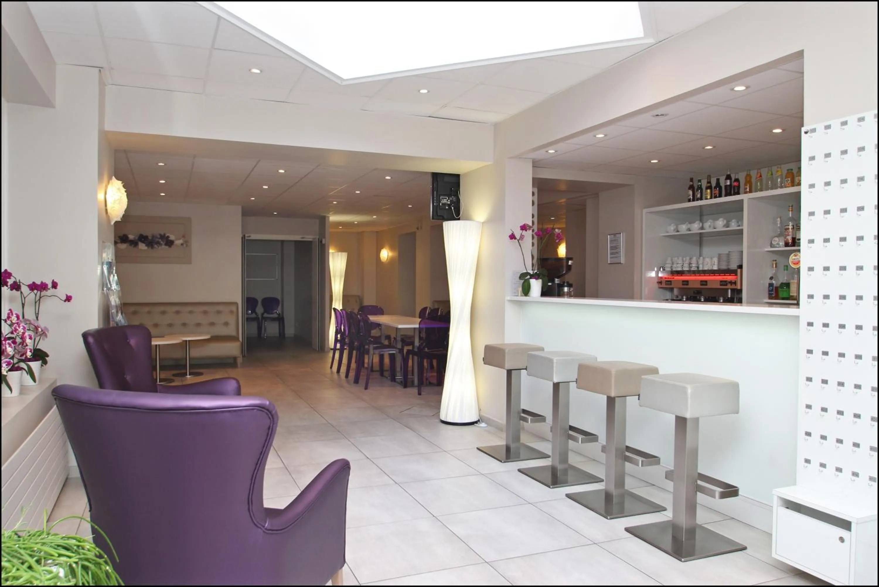 Lounge or bar in Hôtel Peyramale