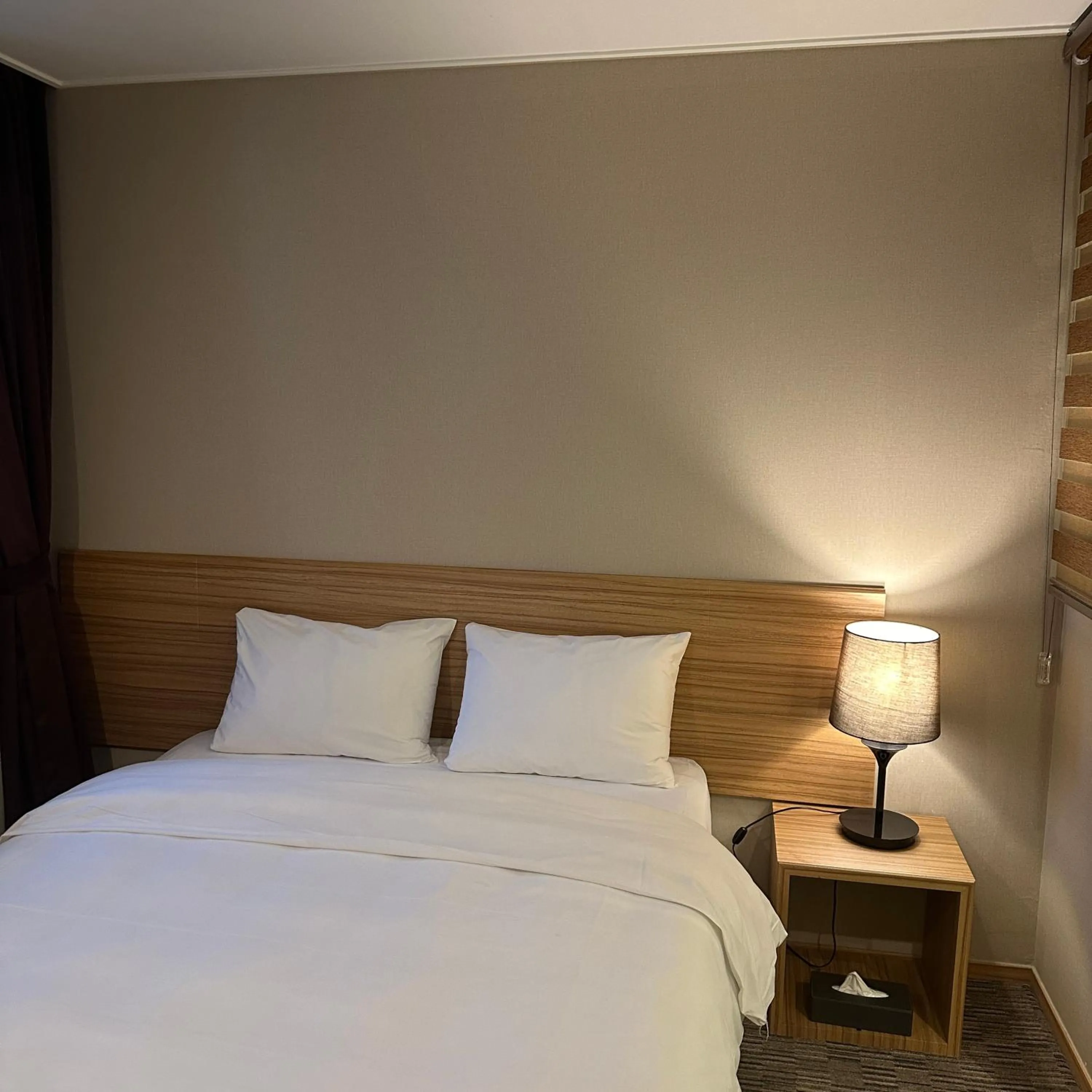 Bed in Golden Harbor Hotel Pyeongtaek