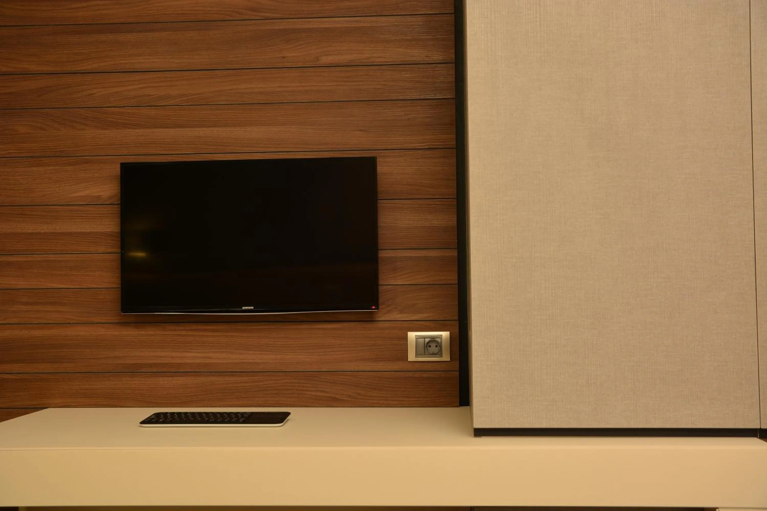 TV and multimedia in Hotel Lux Divina