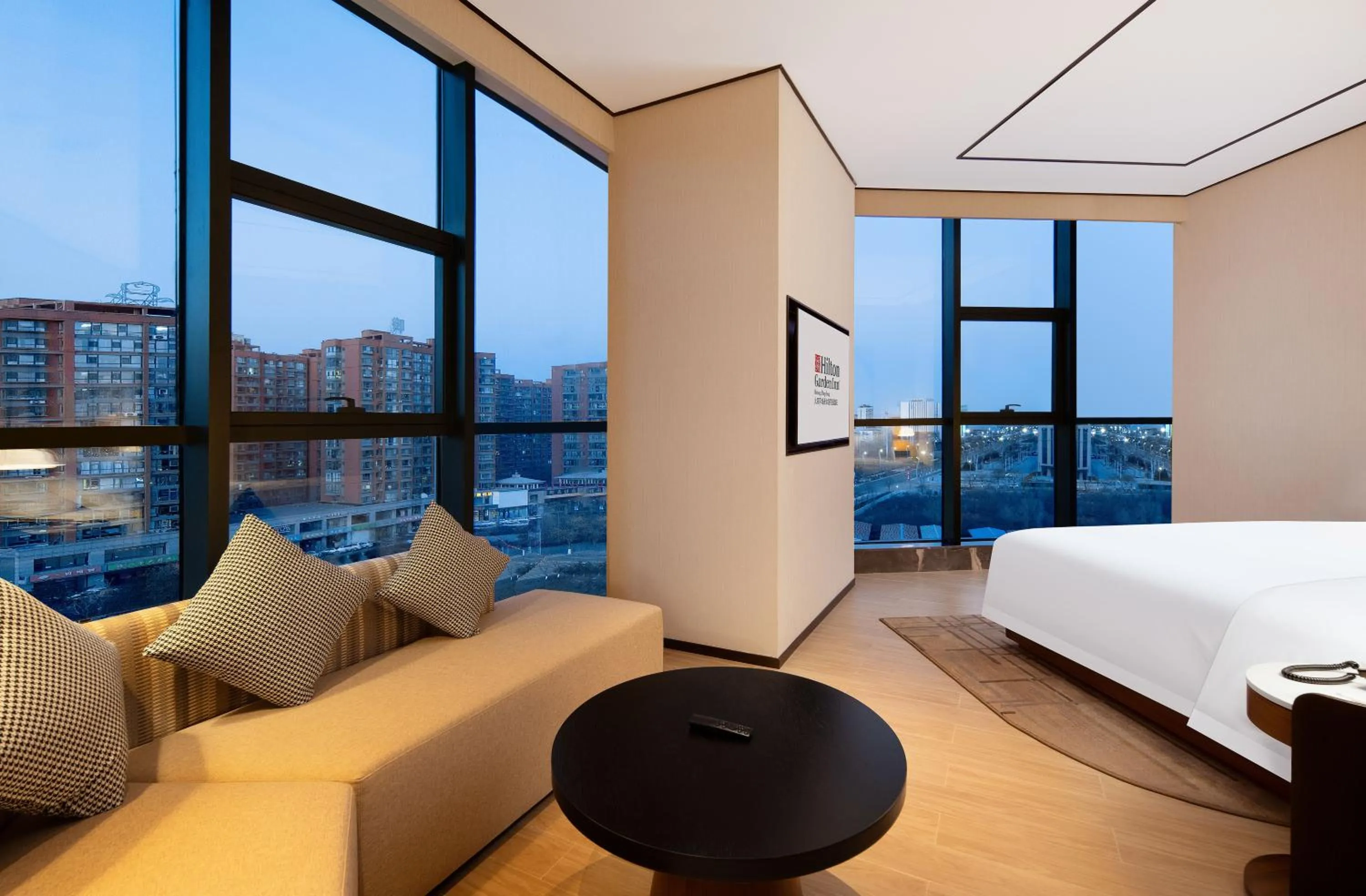 View (from property/room), Bed in Hilton Garden Inn Datong Pingcheng