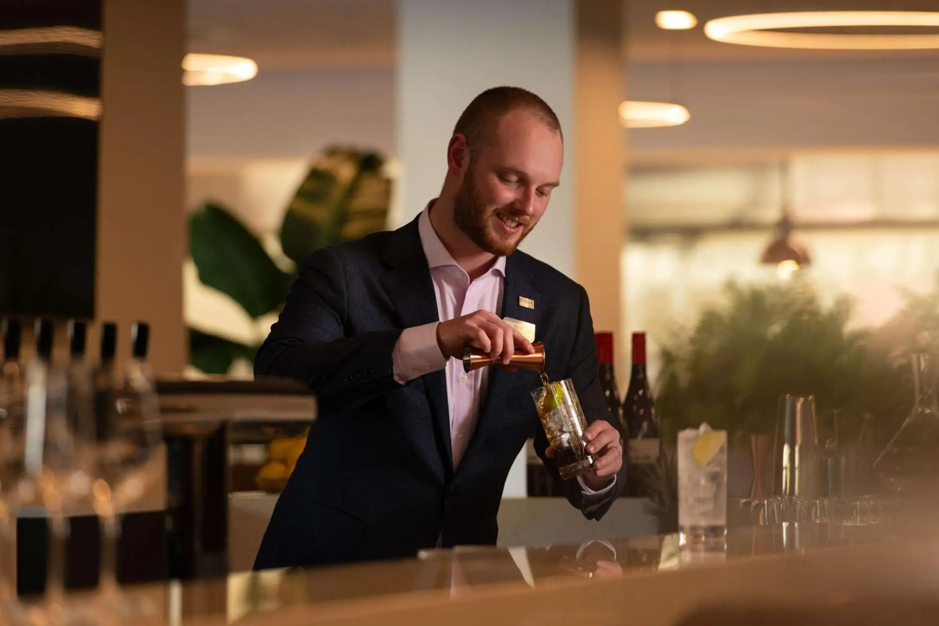 Lounge or bar in DoubleTree by Hilton Hobart Lounge or bar in DoubleTree by Hilton Hobart