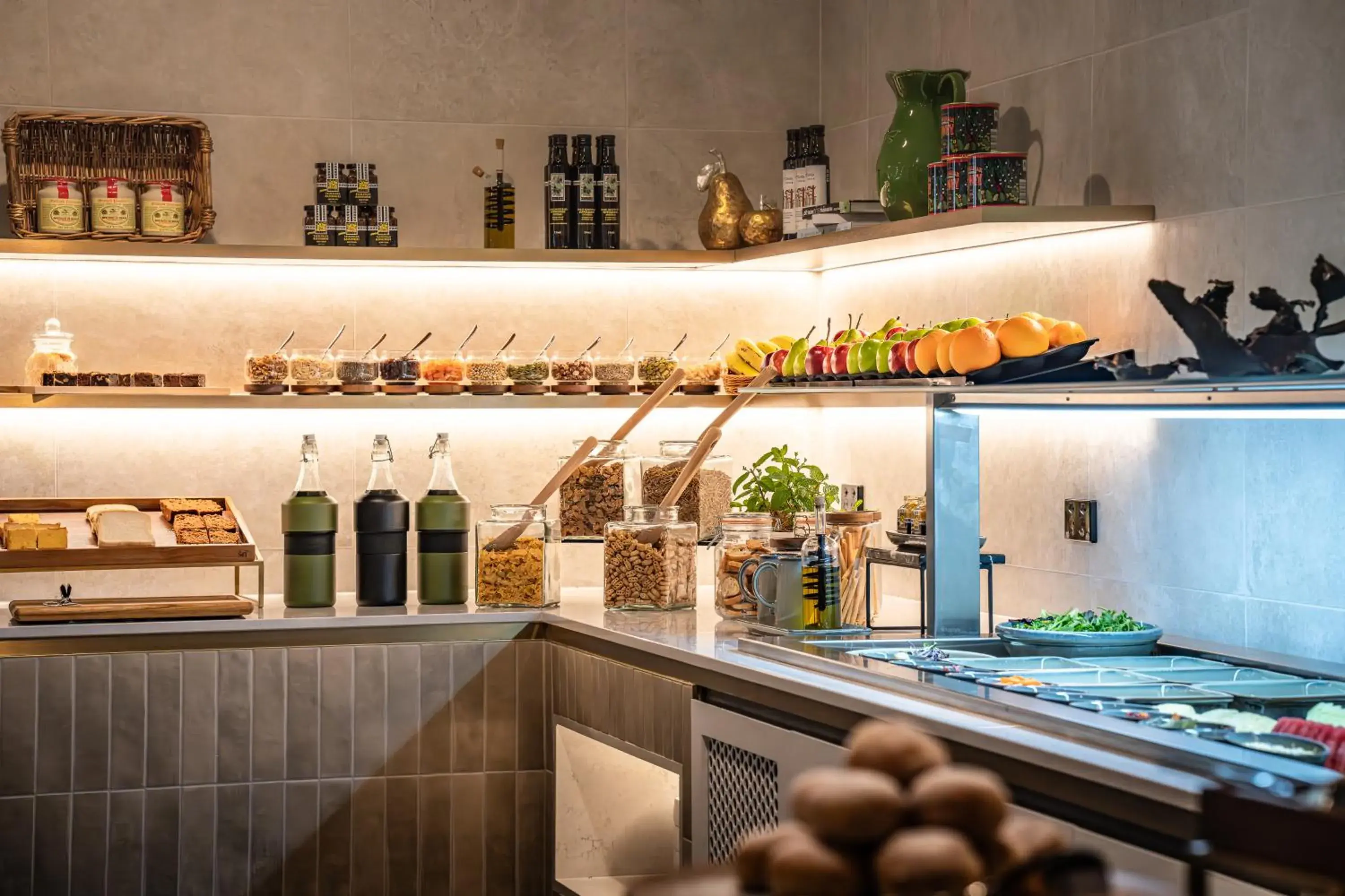 Breakfast in DoubleTree by Hilton Hobart Breakfast in DoubleTree by Hilton Hobart