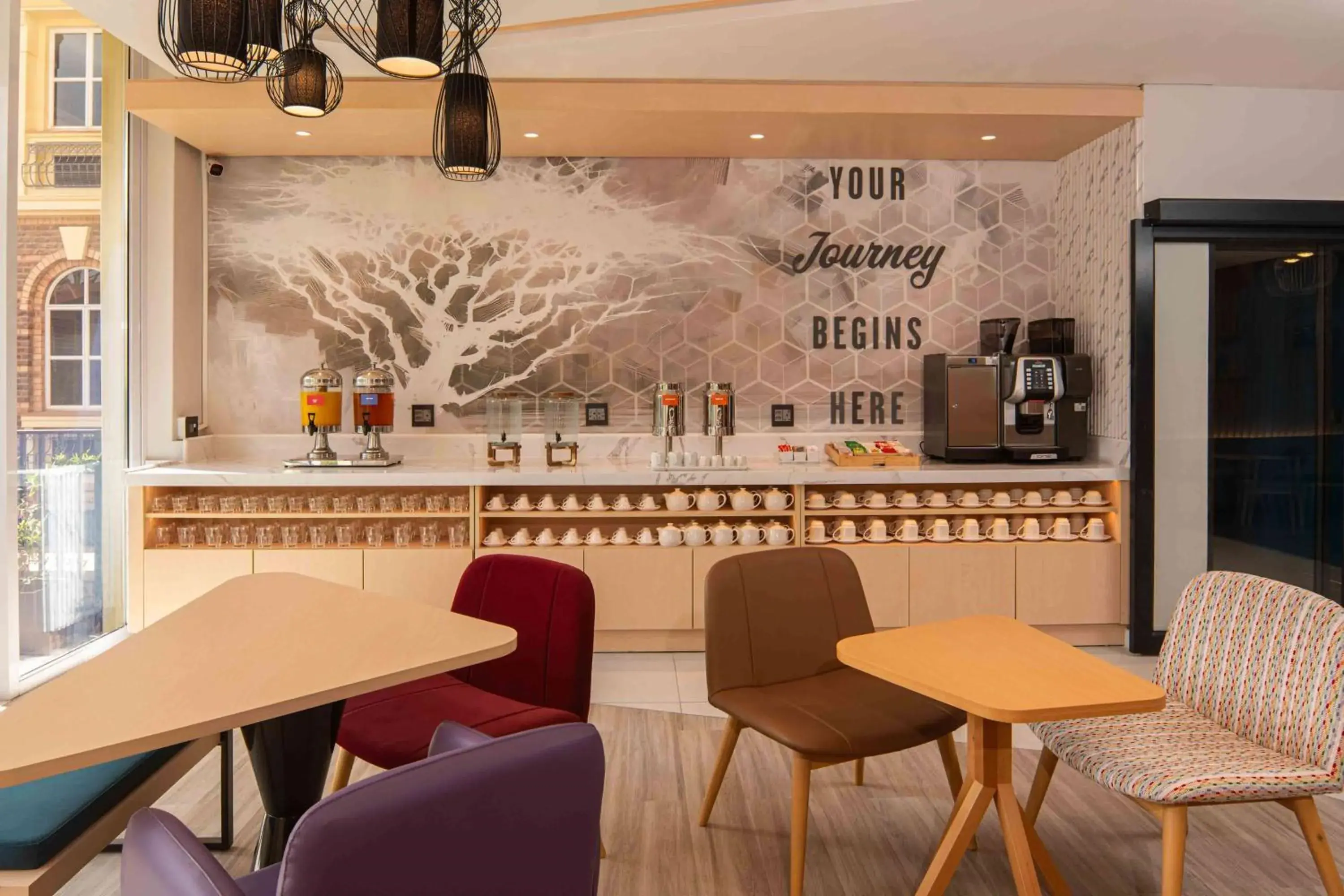 Restaurant/places to eat in Hampton By Hilton Sandton Grayston Restaurant/places to eat in Hampton By Hilton Sandton Grayston