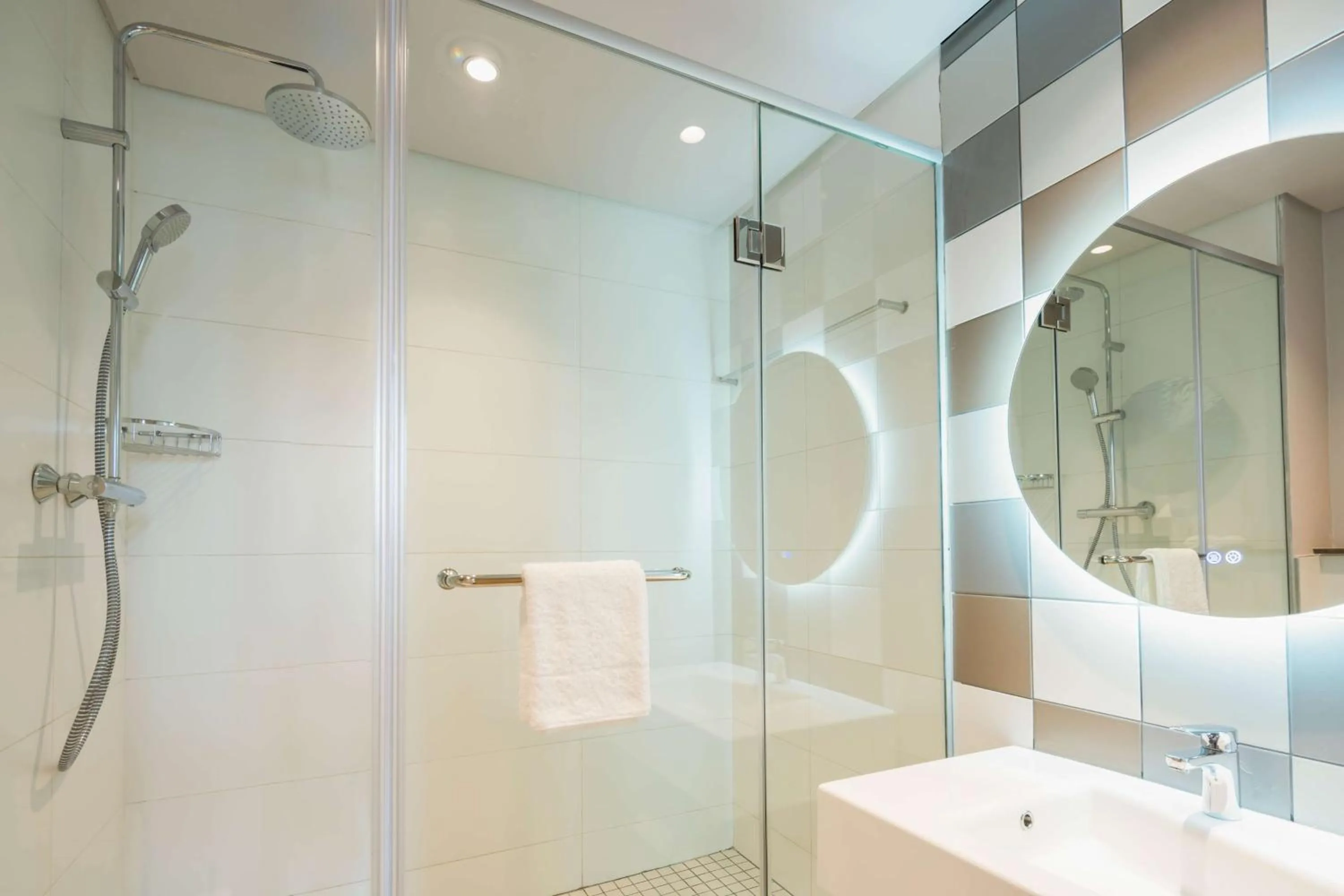 Bathroom in Hampton By Hilton Sandton Grayston