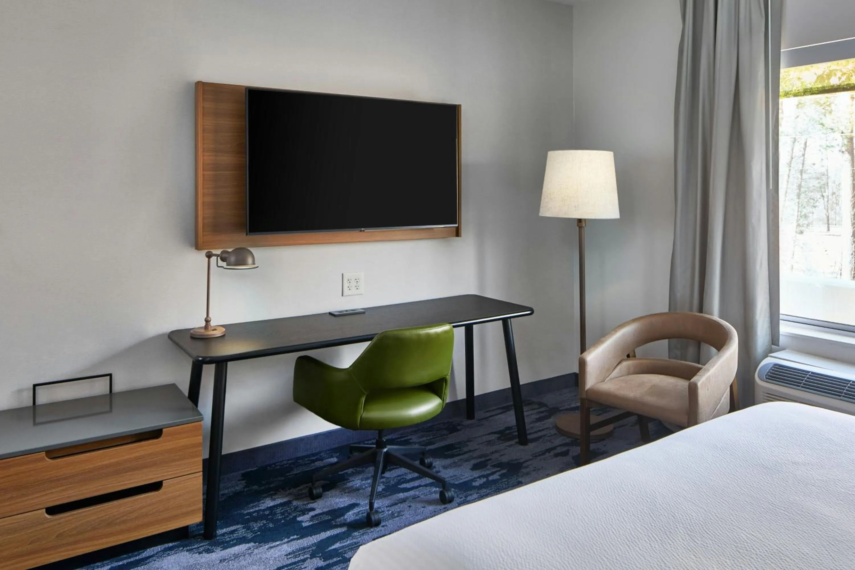 Photo of the whole room, Bed in Fairfield by Marriott Inn & Suites Cornelia