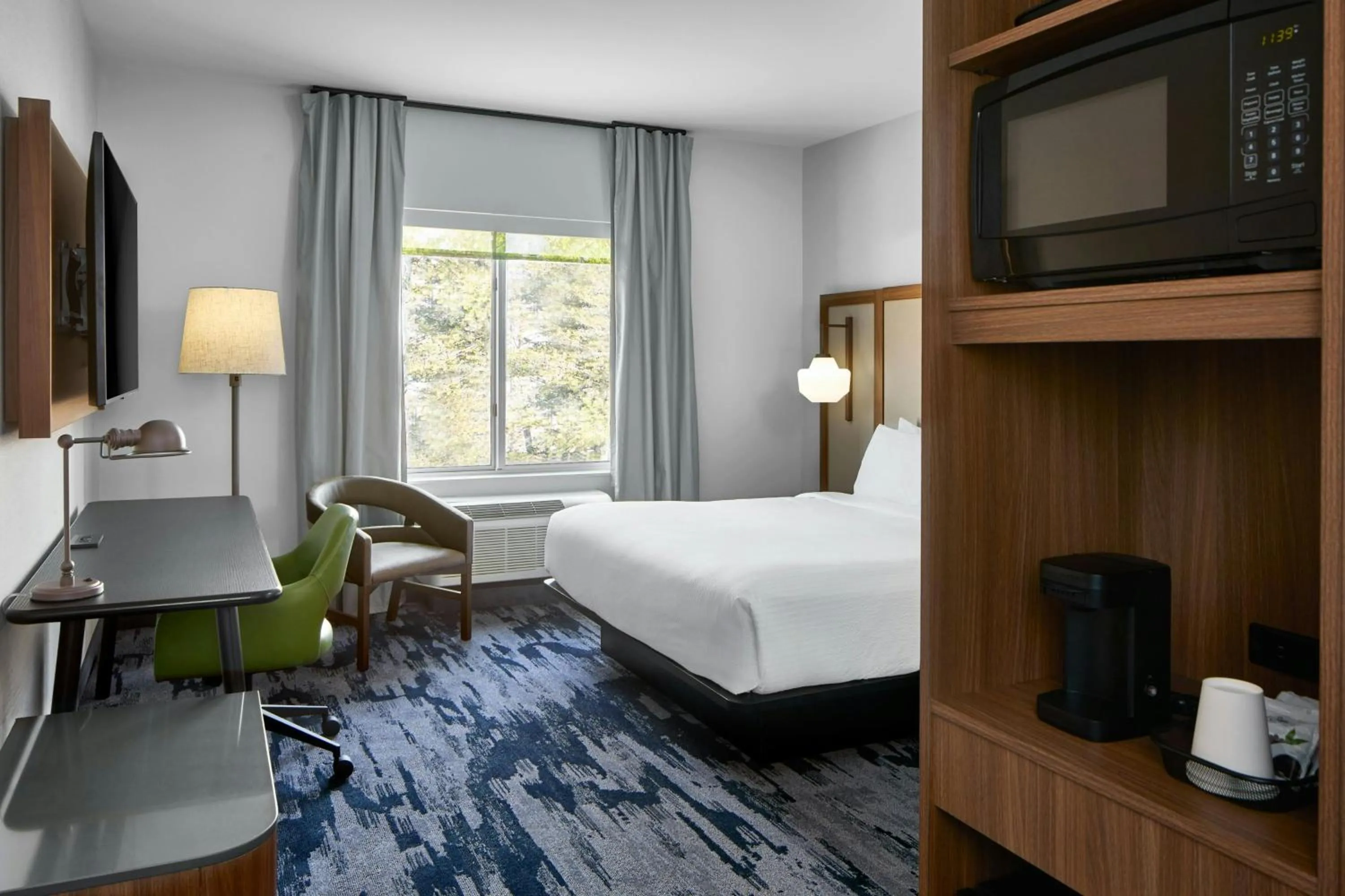 Photo of the whole room, Bed in Fairfield by Marriott Inn & Suites Cornelia
