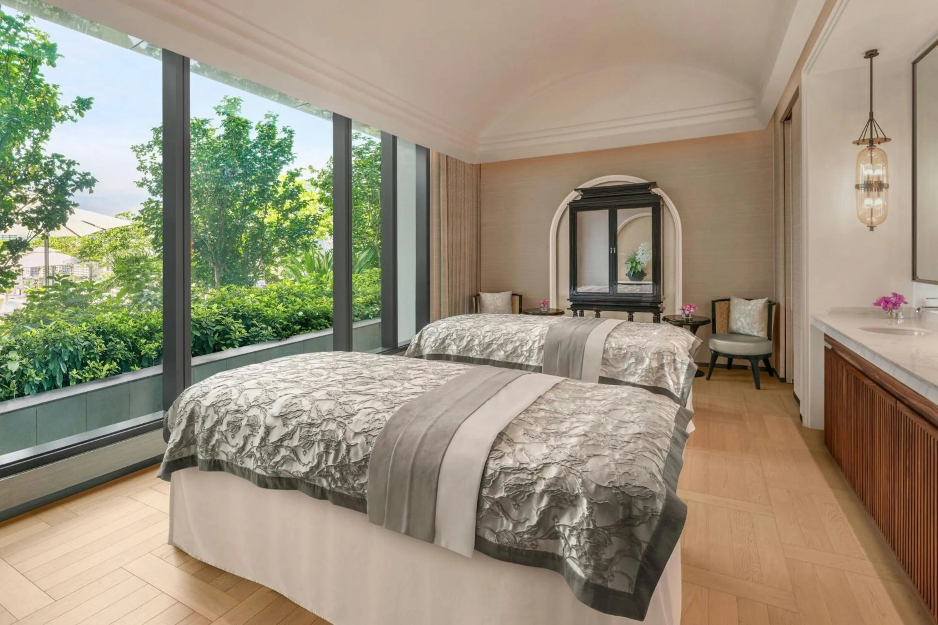 Spa and wellness centre/facilities, Bed in The Ritz-Carlton, Bangkok