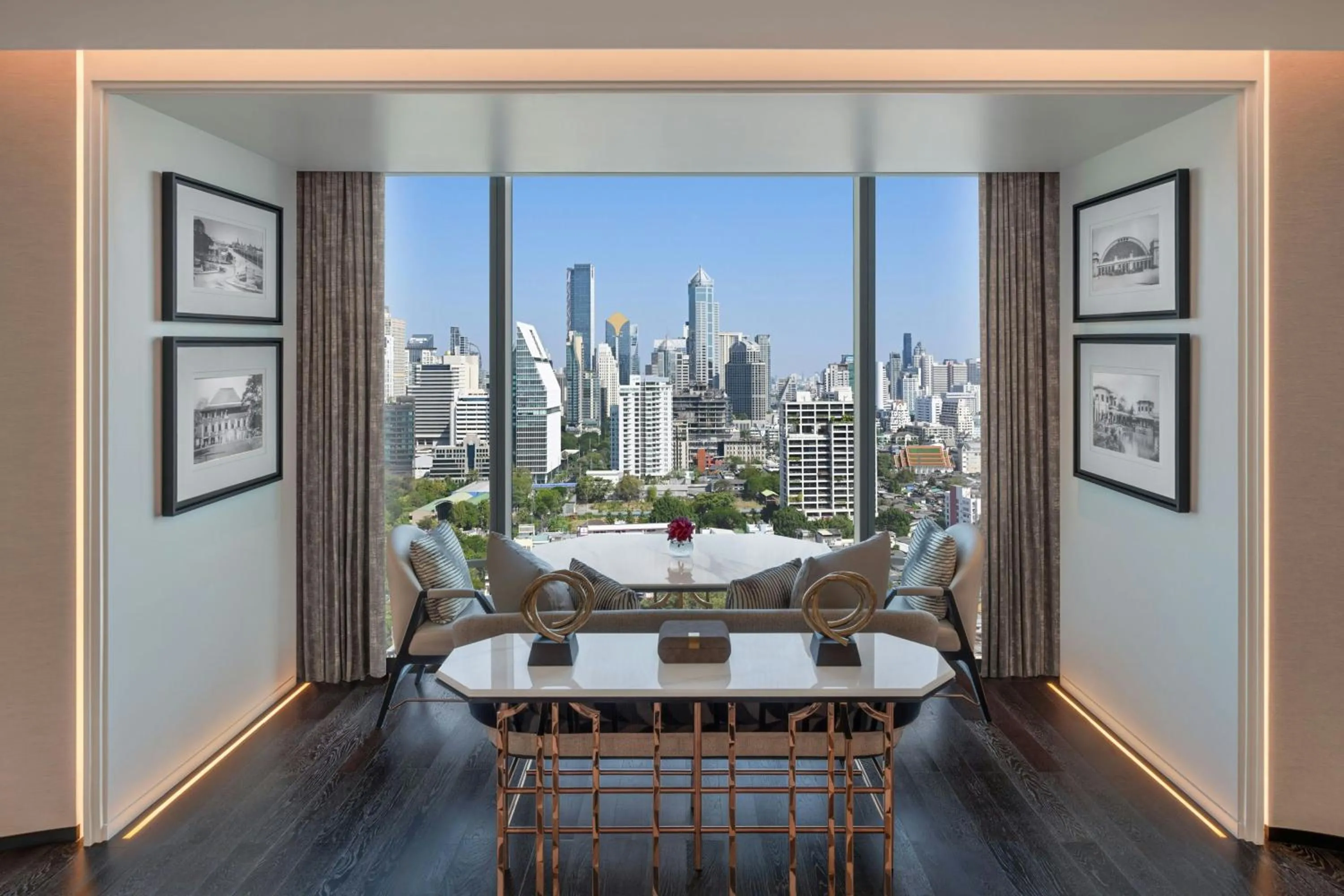 Lounge or bar in The Ritz-Carlton, Bangkok