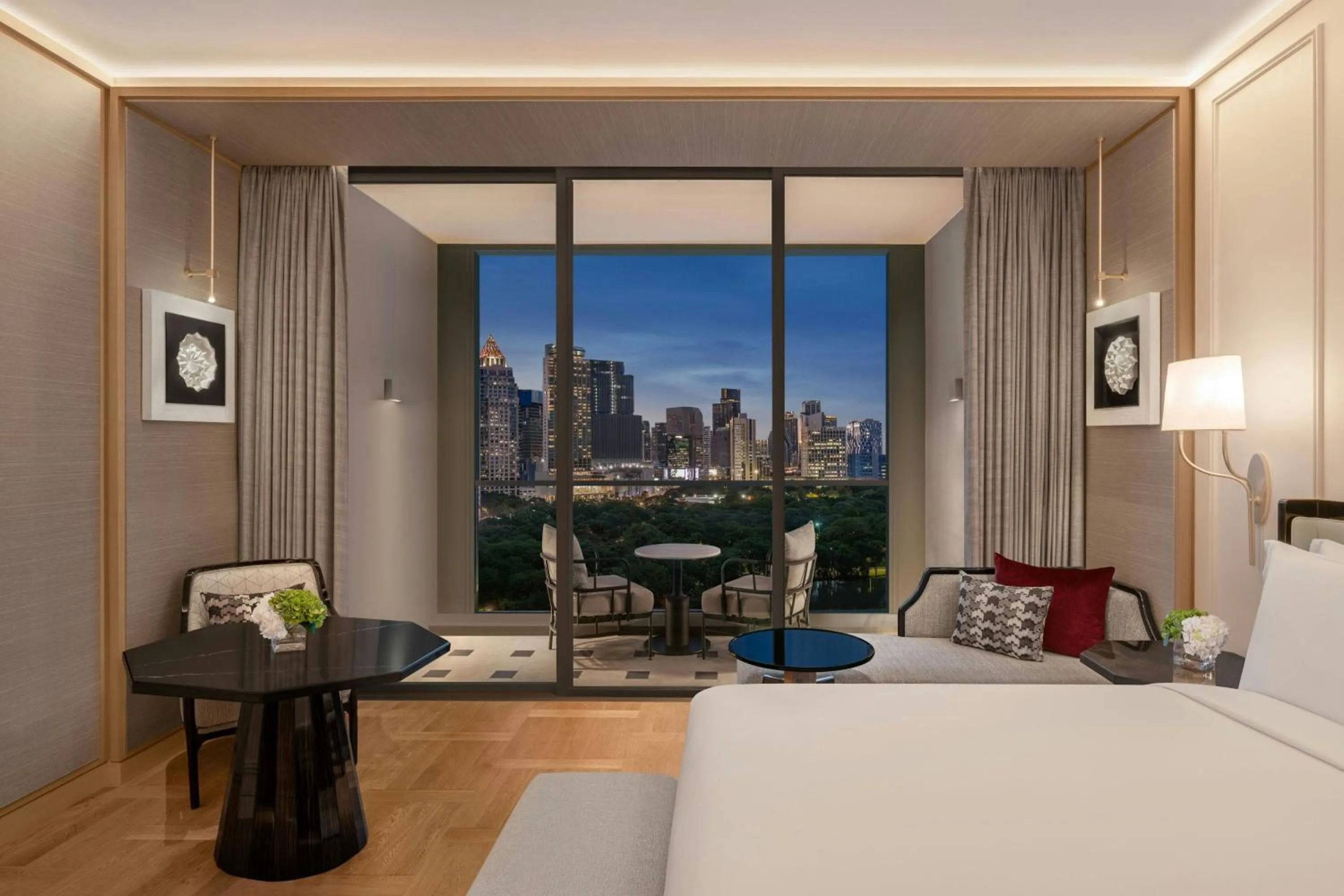 Bedroom, Bed in The Ritz-Carlton, Bangkok