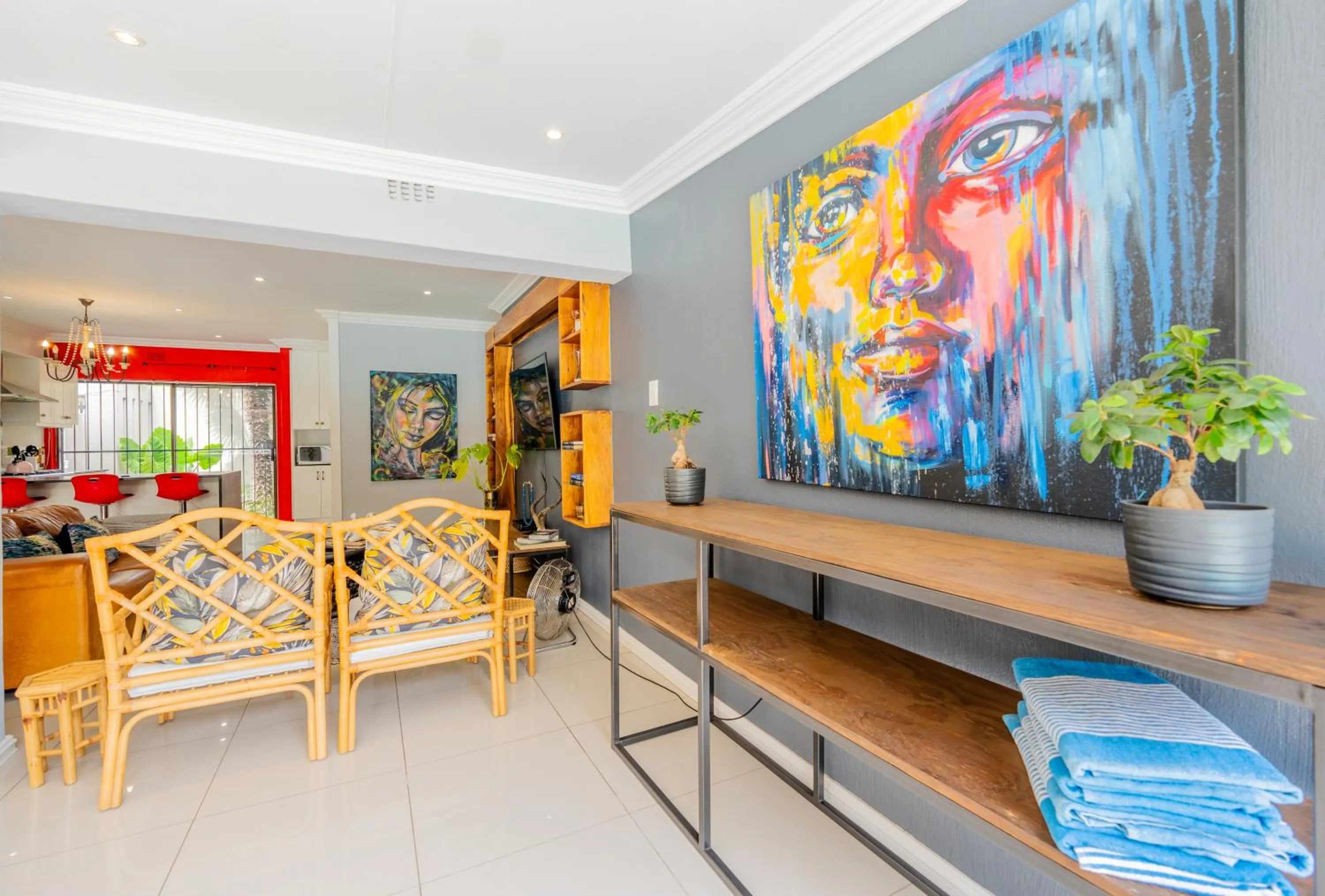 Dining area in 4 On Mangaan