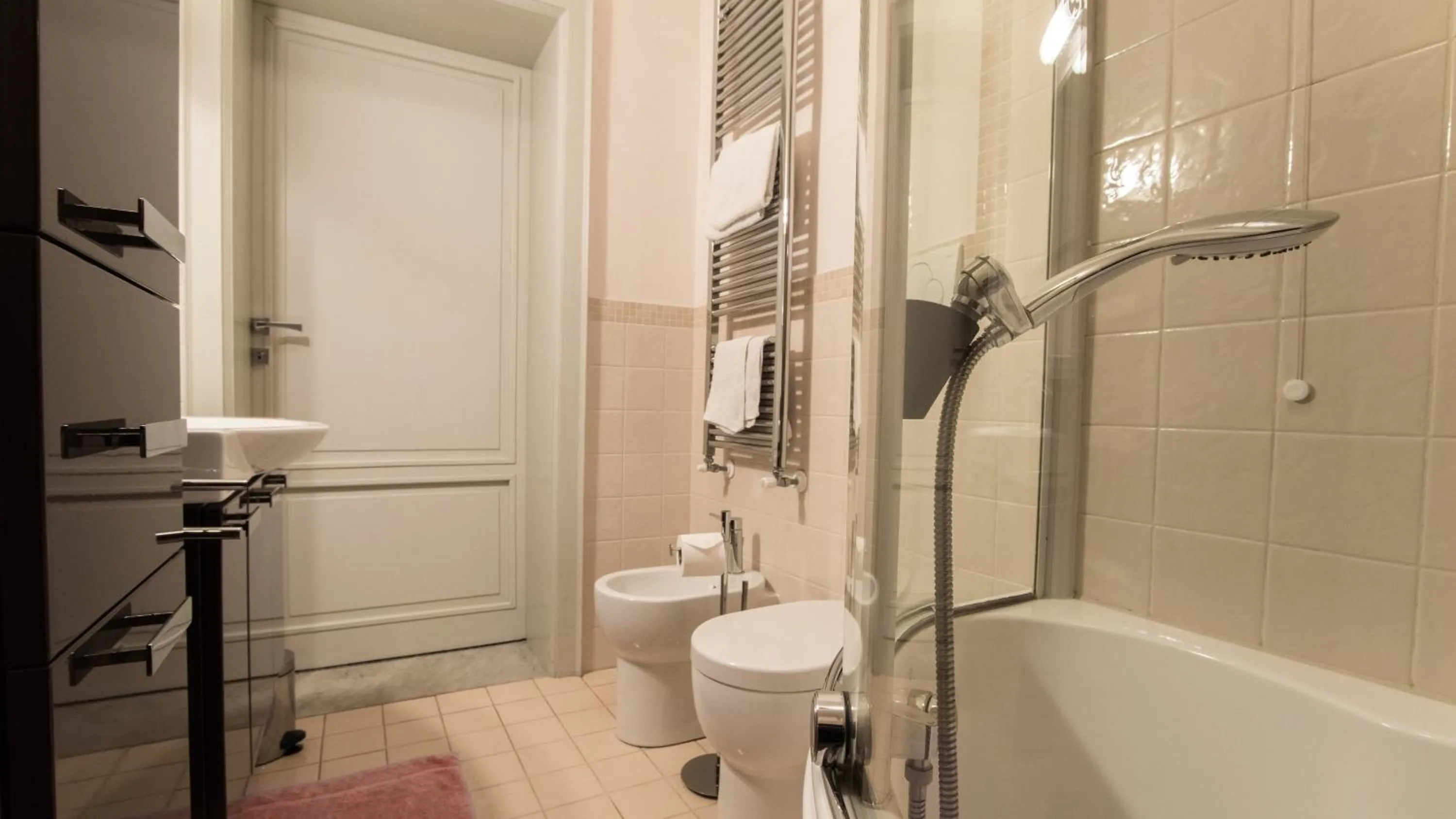 Shower in B&B Guerrazzi