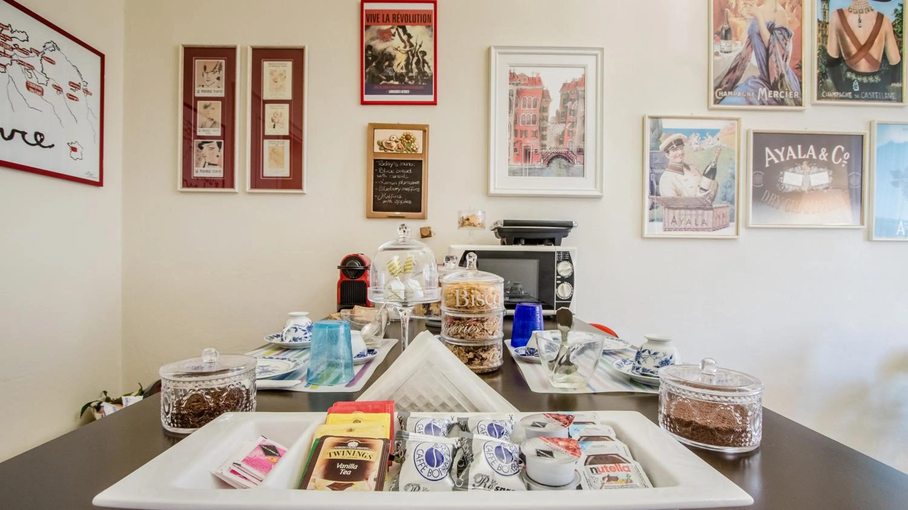 Coffee/tea facilities in B&B Guerrazzi