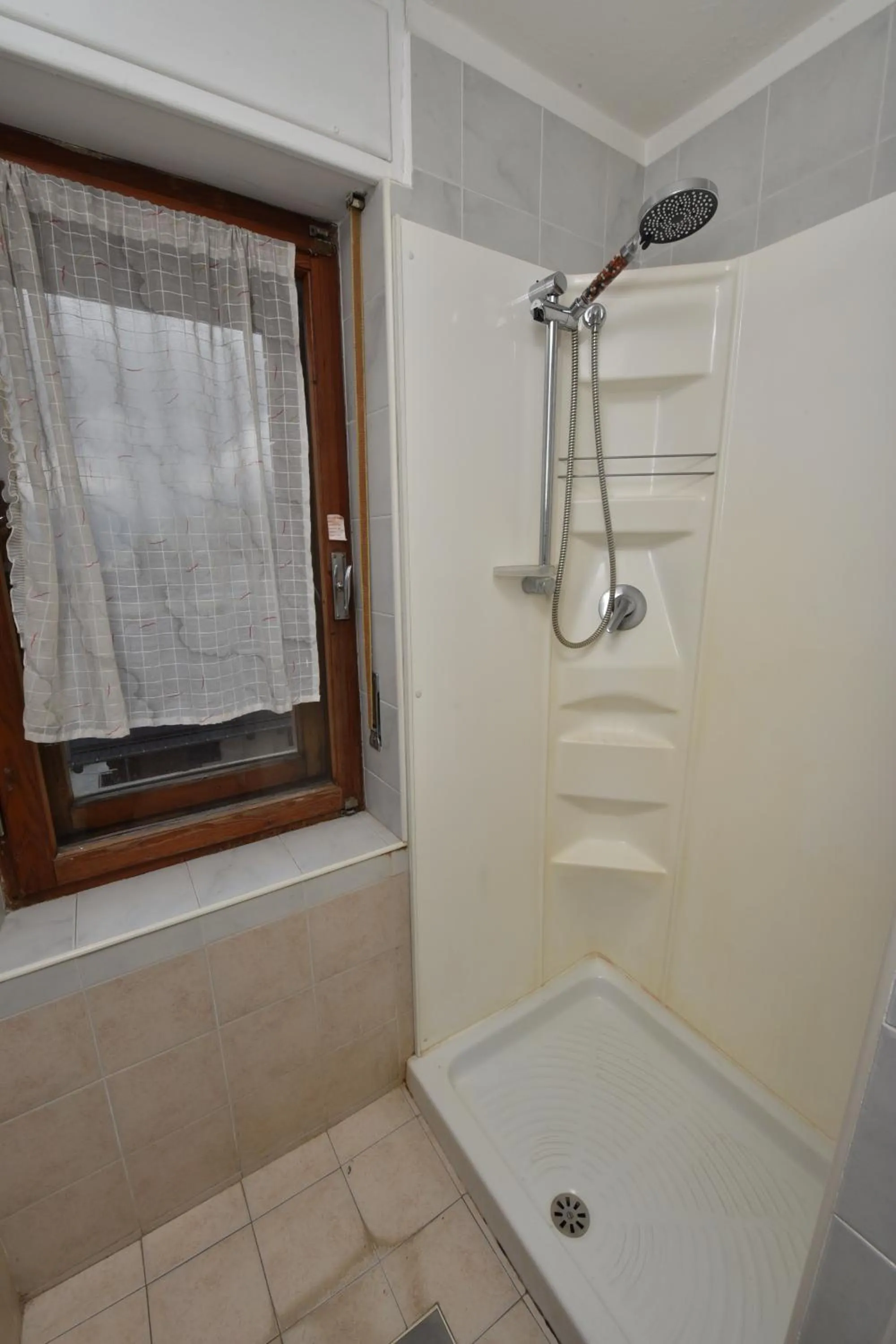 Shower in Casa Picanto - Low-Budget Apartments
