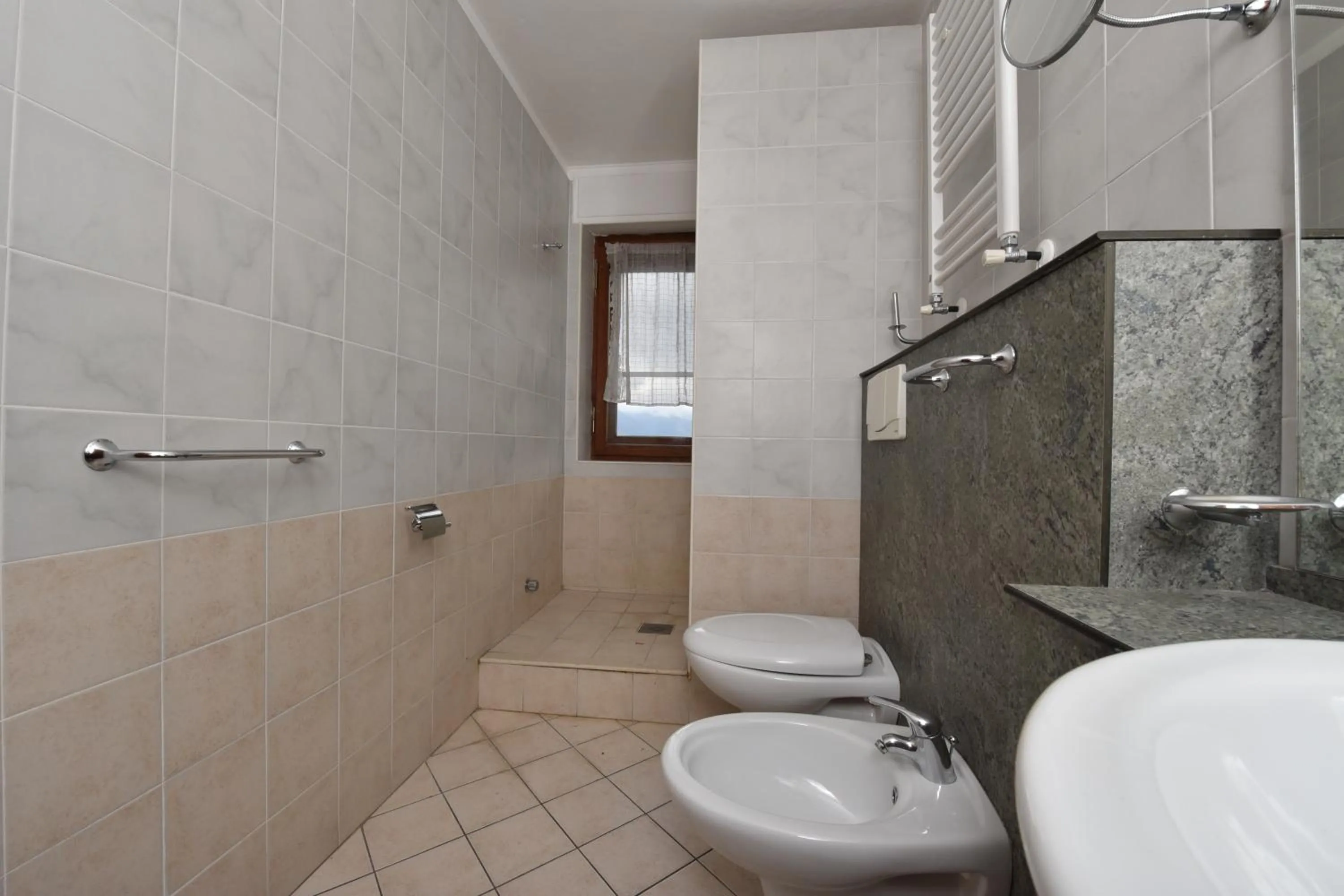 Shower in Casa Picanto - Low-Budget Apartments