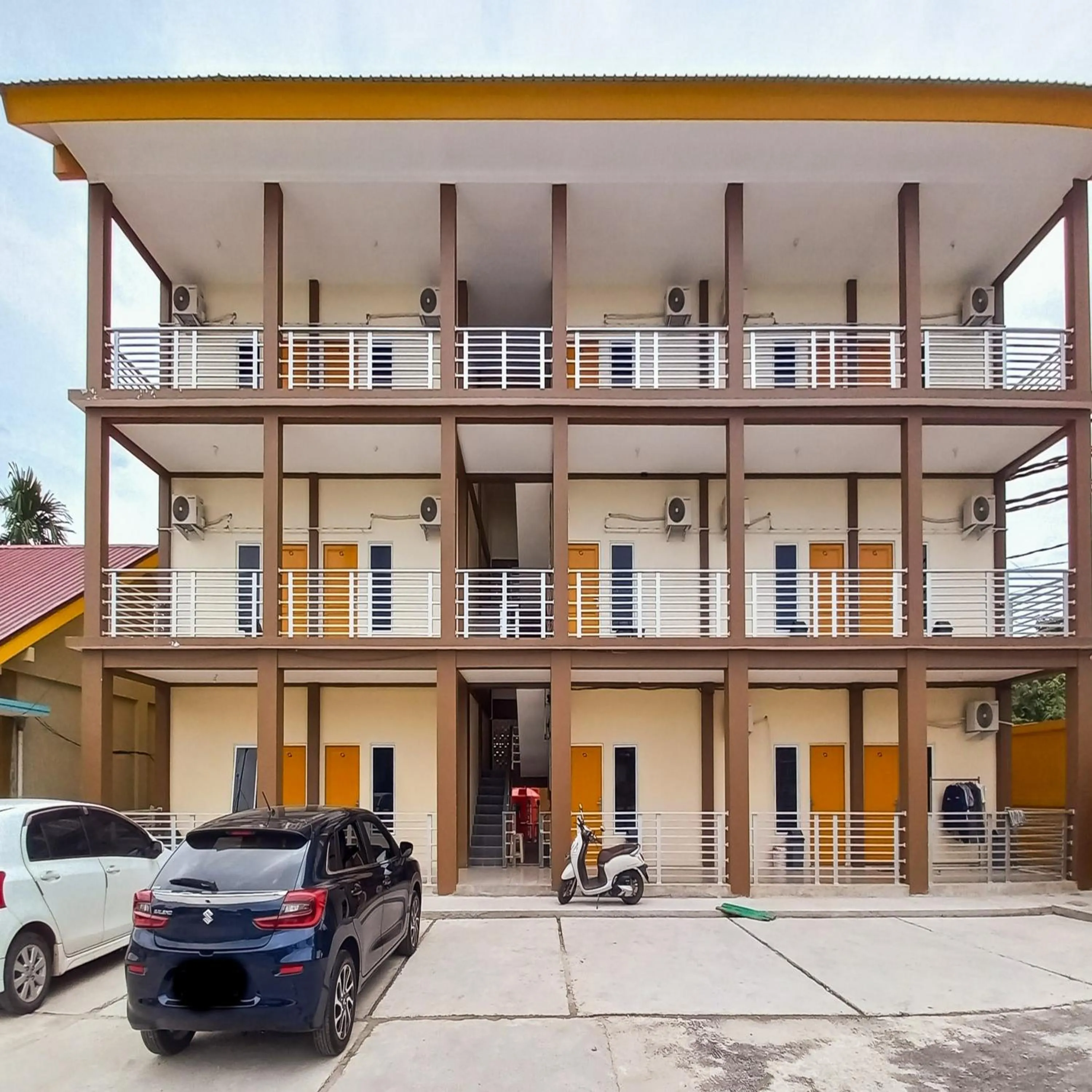 Facade/entrance in FARAH Homestay Syariah Mitra RedDoorz