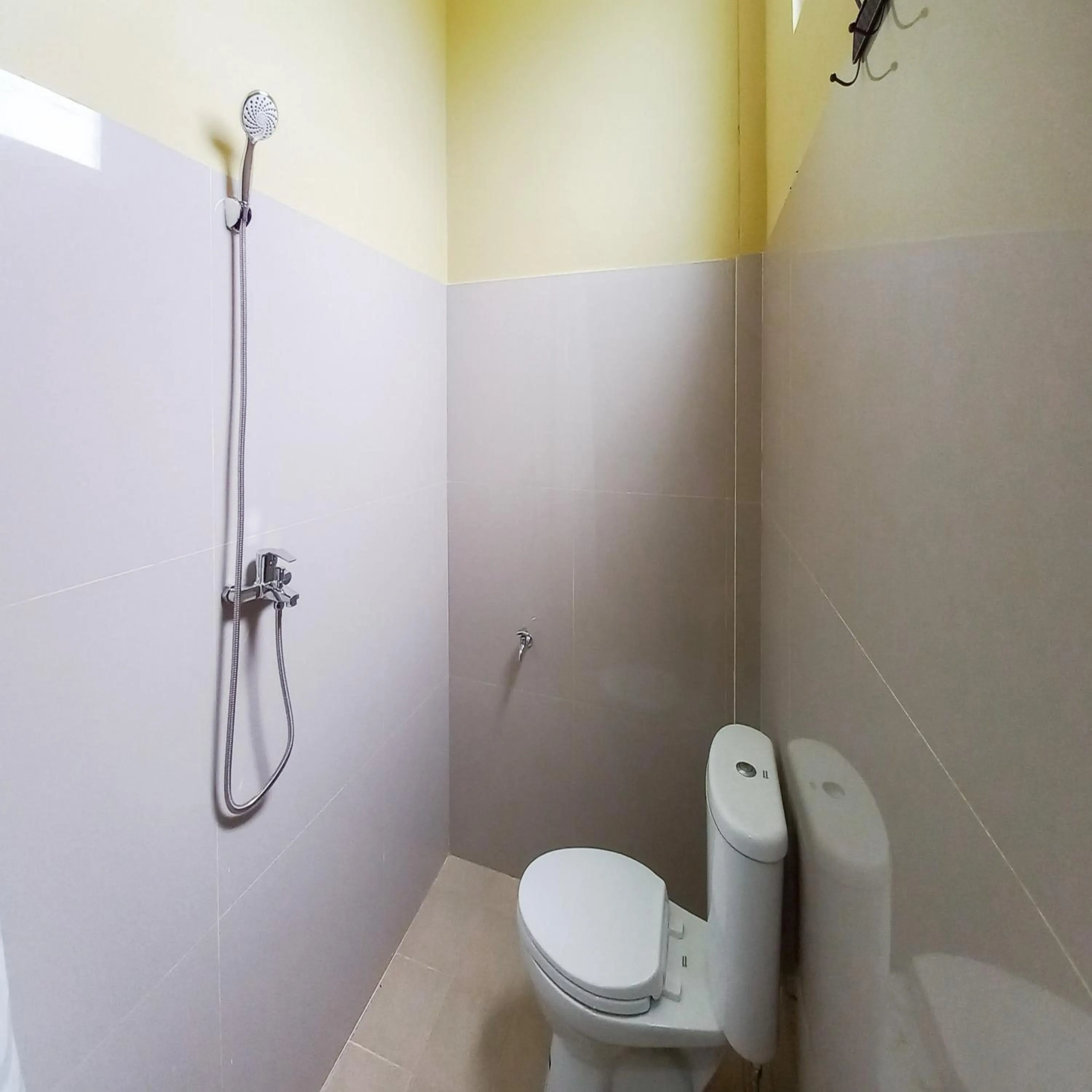 Bathroom in FARAH Homestay Syariah Mitra RedDoorz
