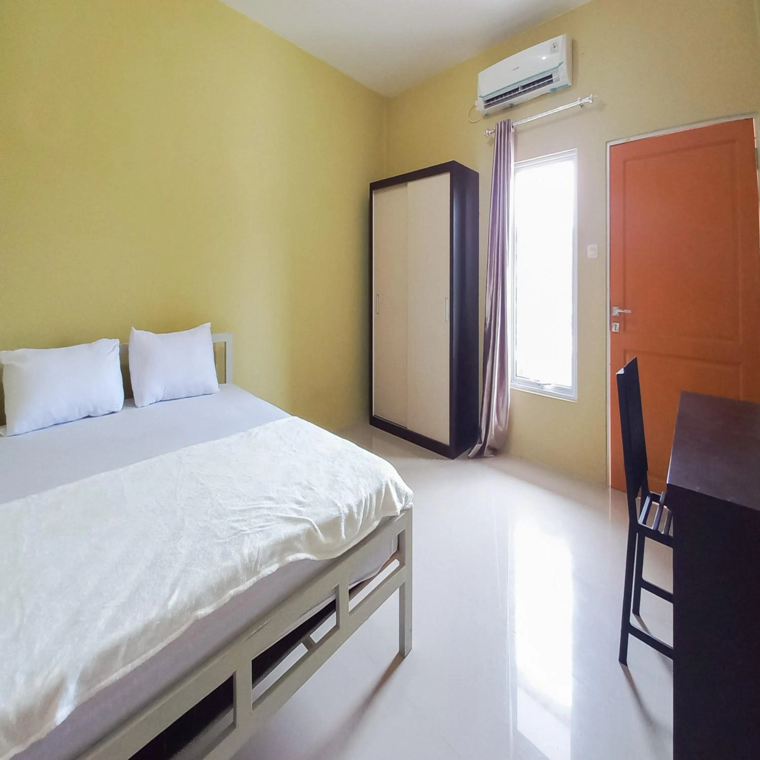 Bedroom, Bed in FARAH Homestay Syariah Mitra RedDoorz