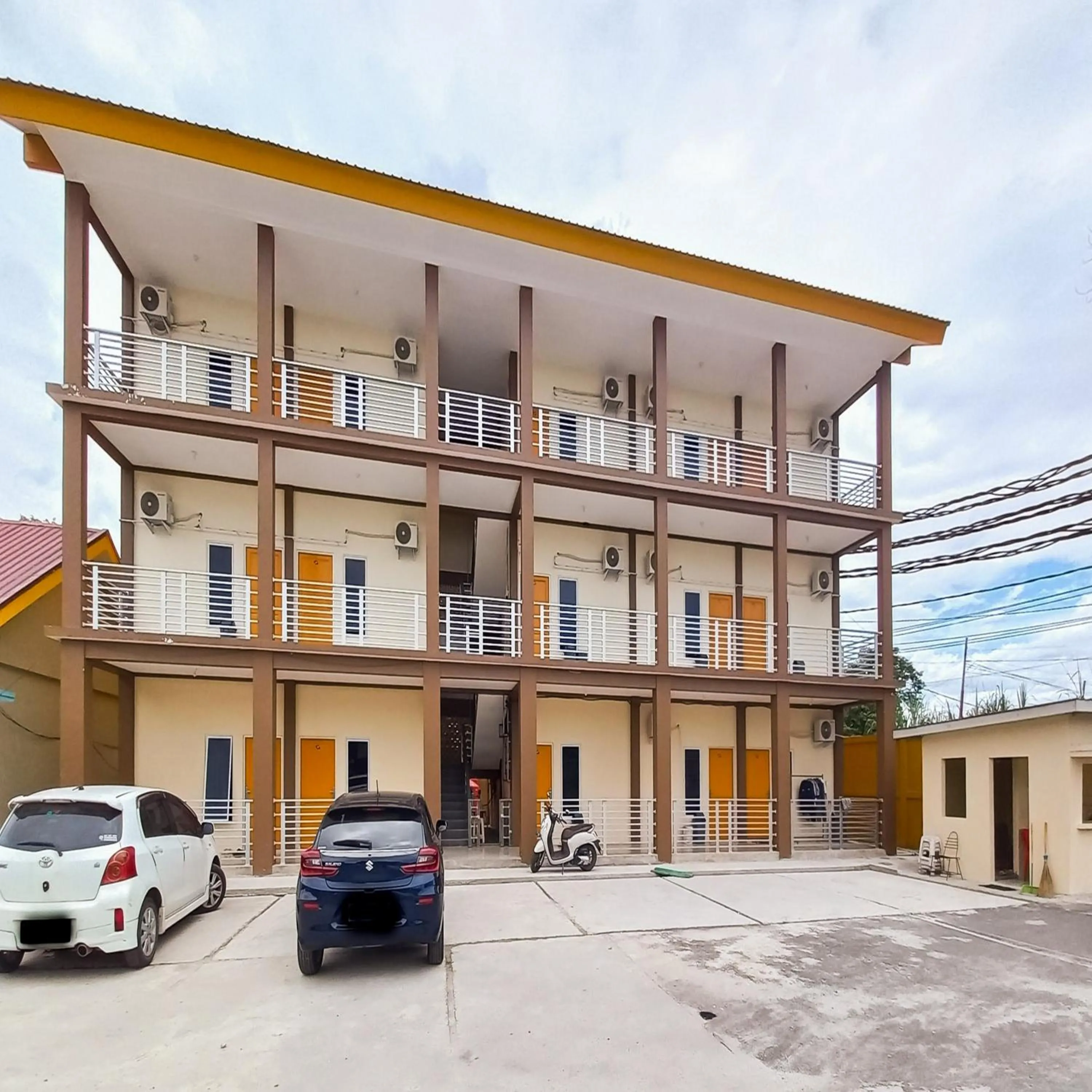 Facade/entrance in FARAH Homestay Syariah Mitra RedDoorz
