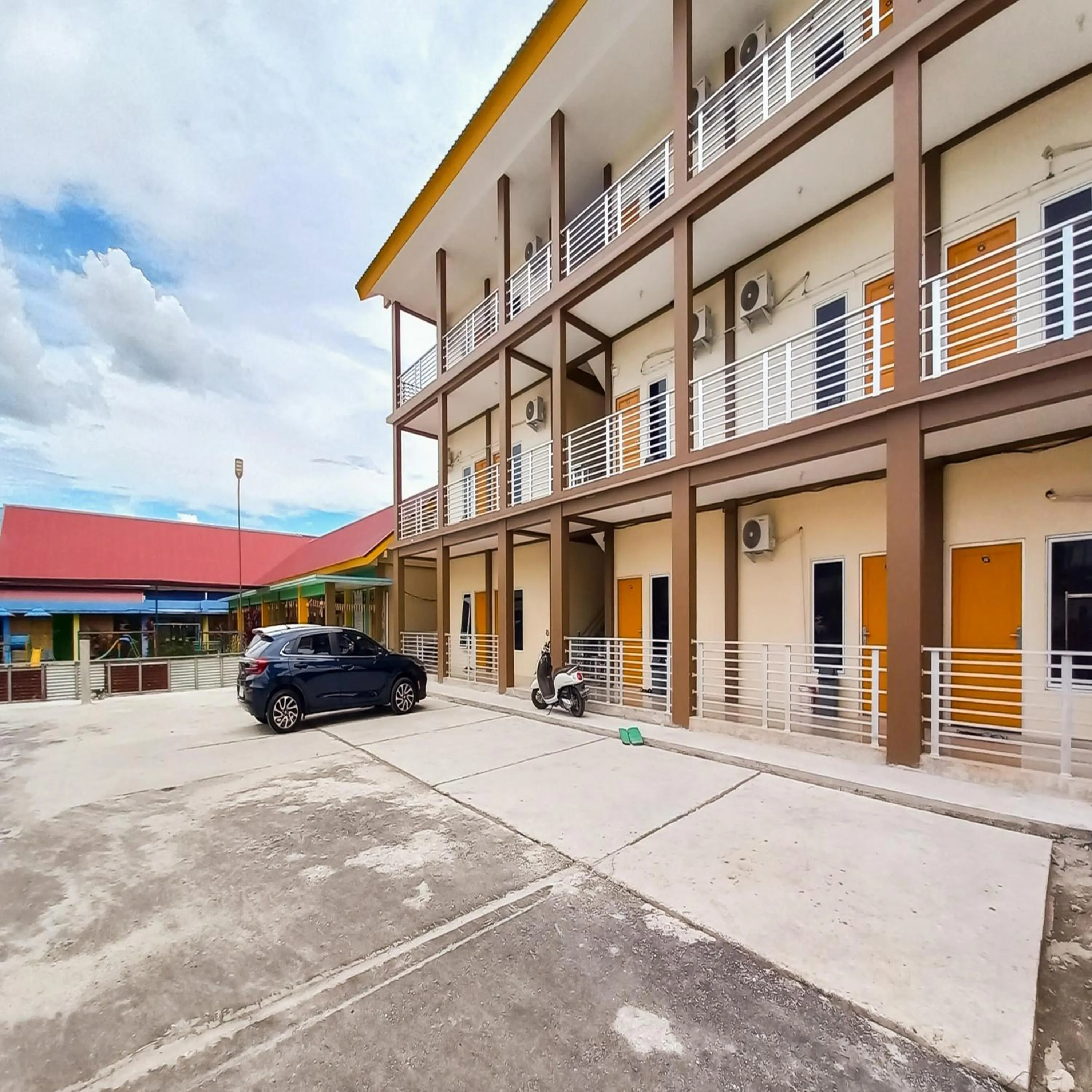Facade/entrance in FARAH Homestay Syariah Mitra RedDoorz