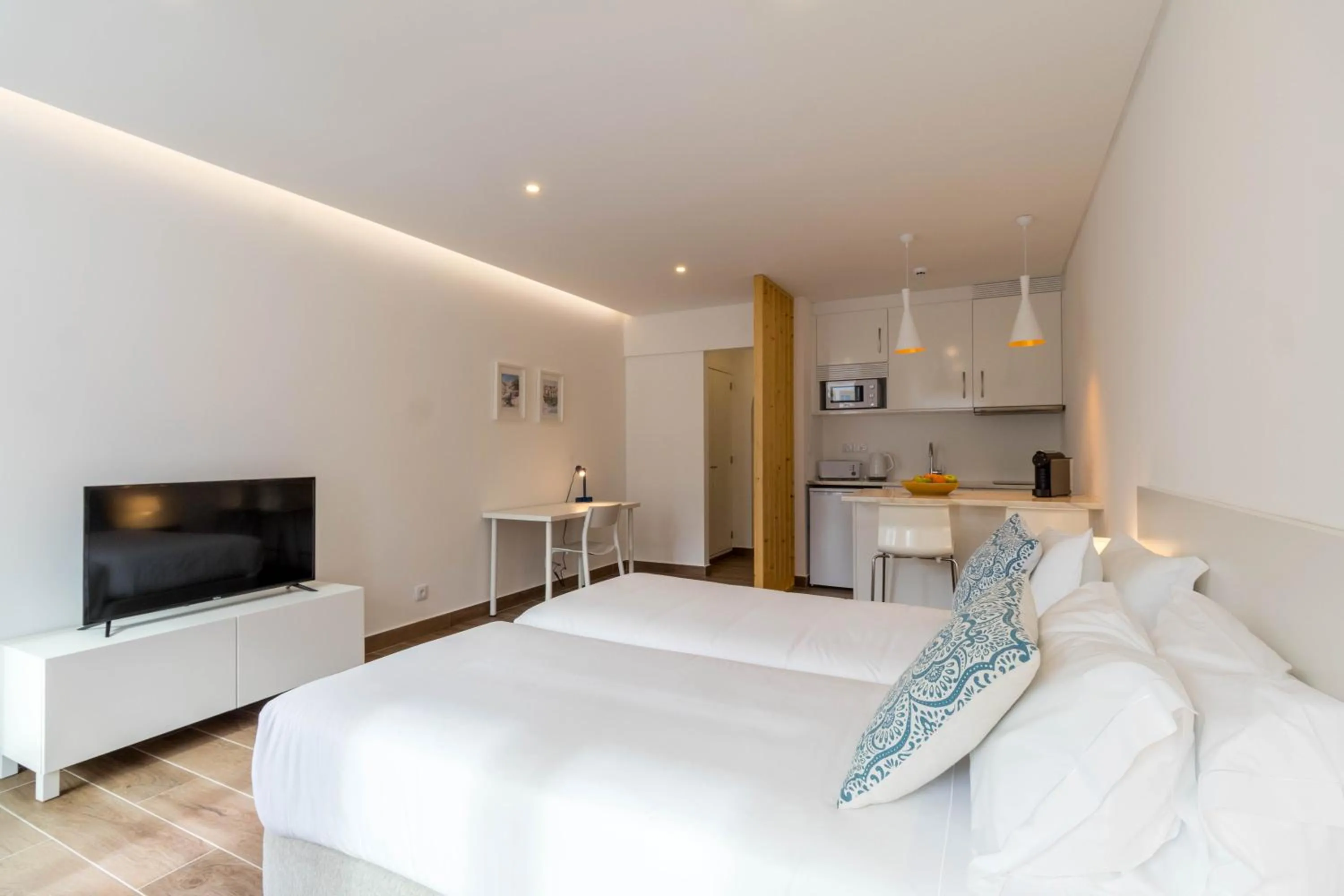 Bed in The Navigator - Ocean Heights