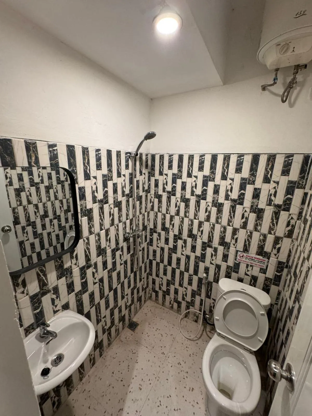 Shower in Eisei House