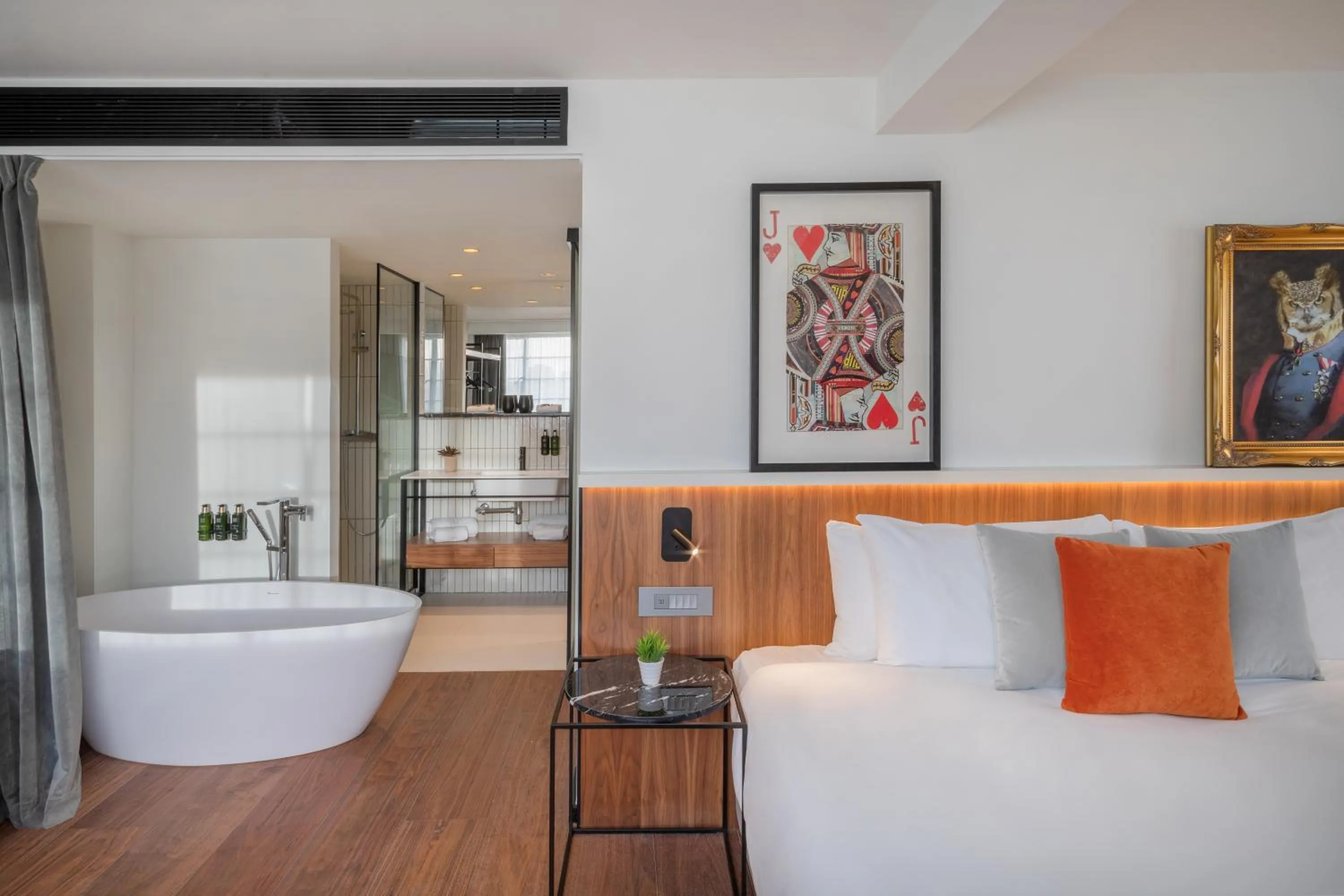 Bathroom, Bed in The Level at Melia White House