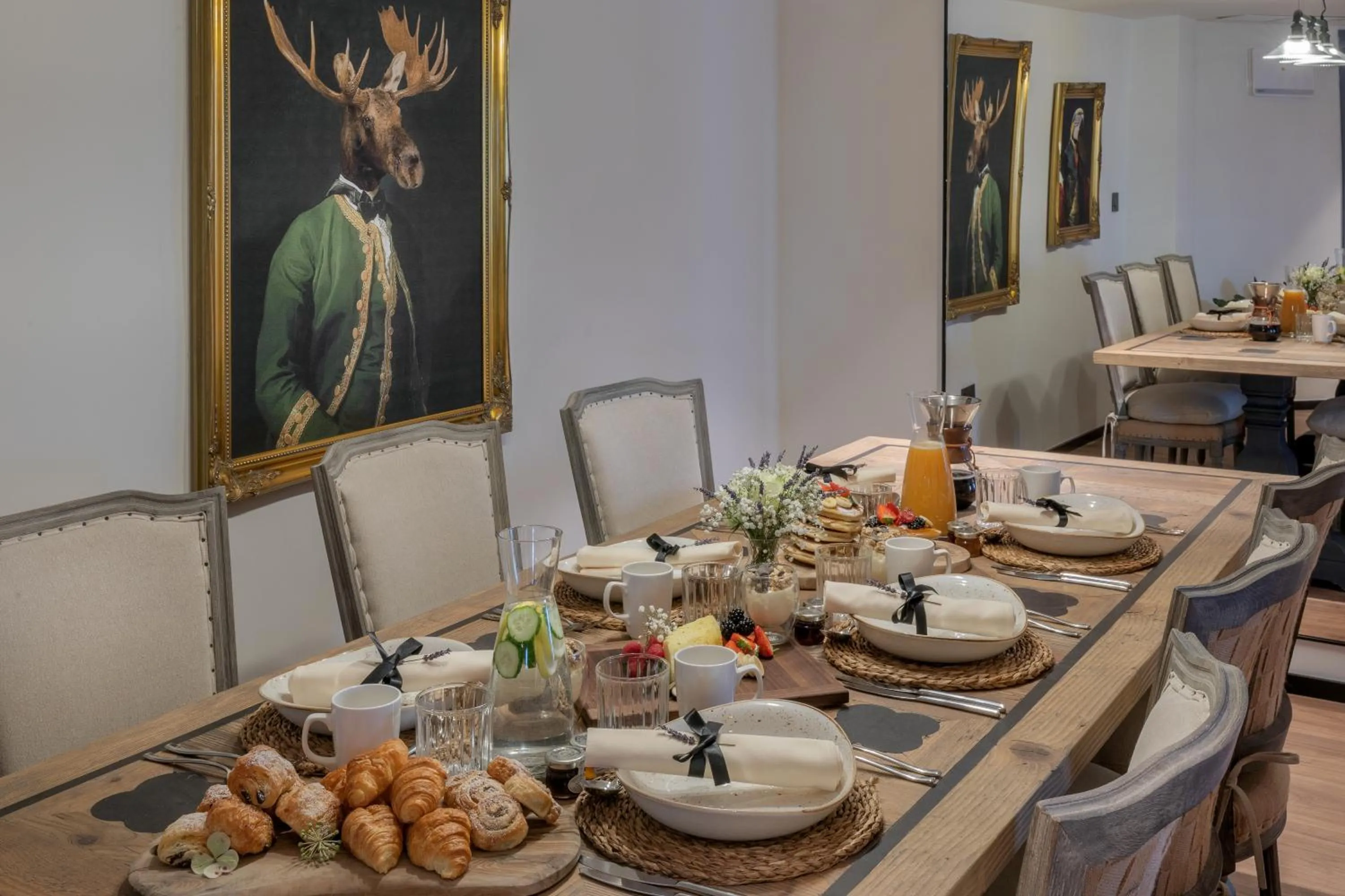 Dining area in The Level at Melia White House