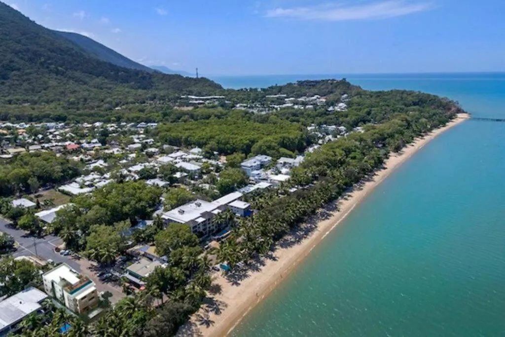 Palm Cove Studio Apartments