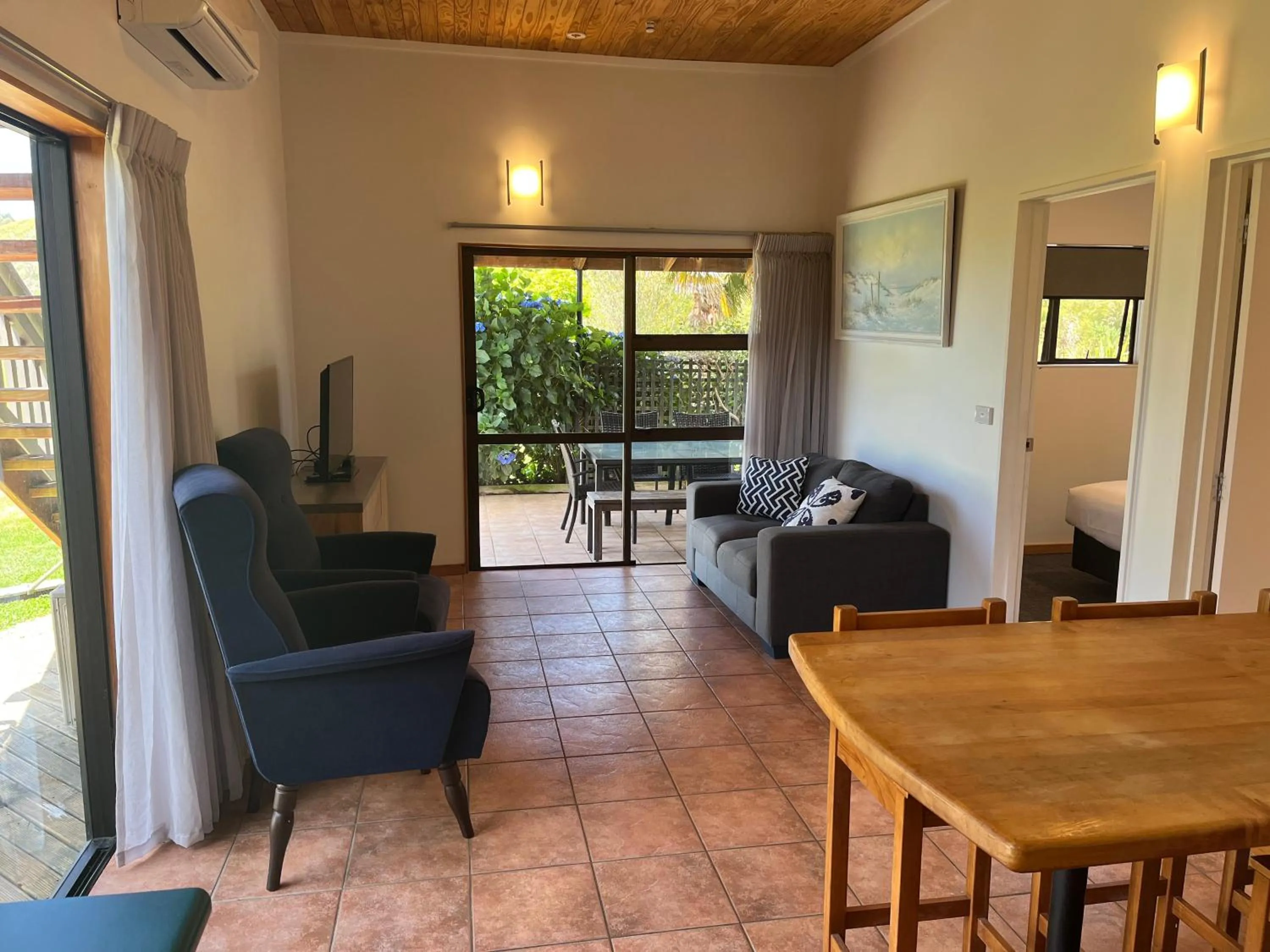 Living room in Summerspring Beachfront Accommodation