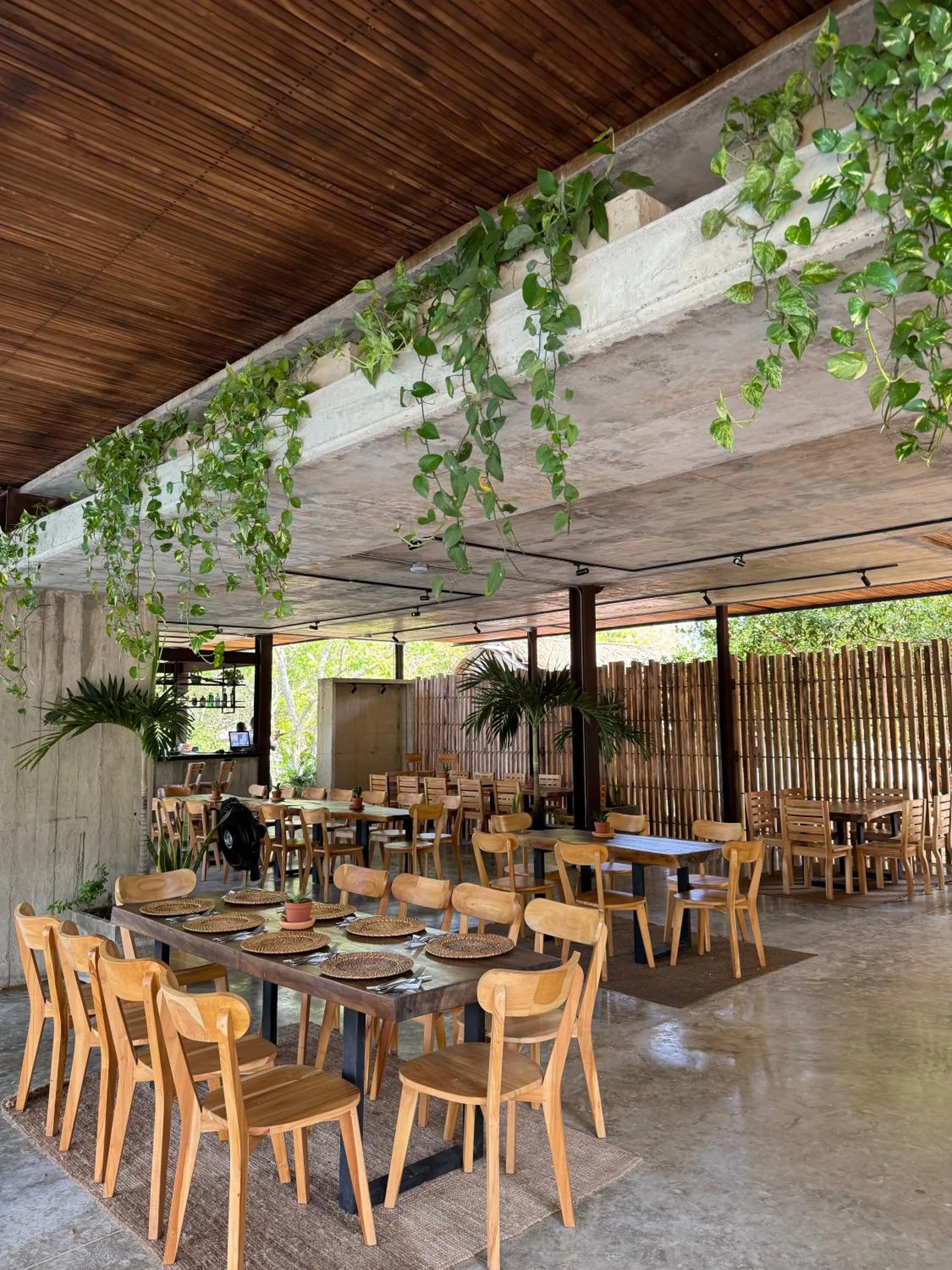 Restaurant/places to eat in SABAI Beach Hotel