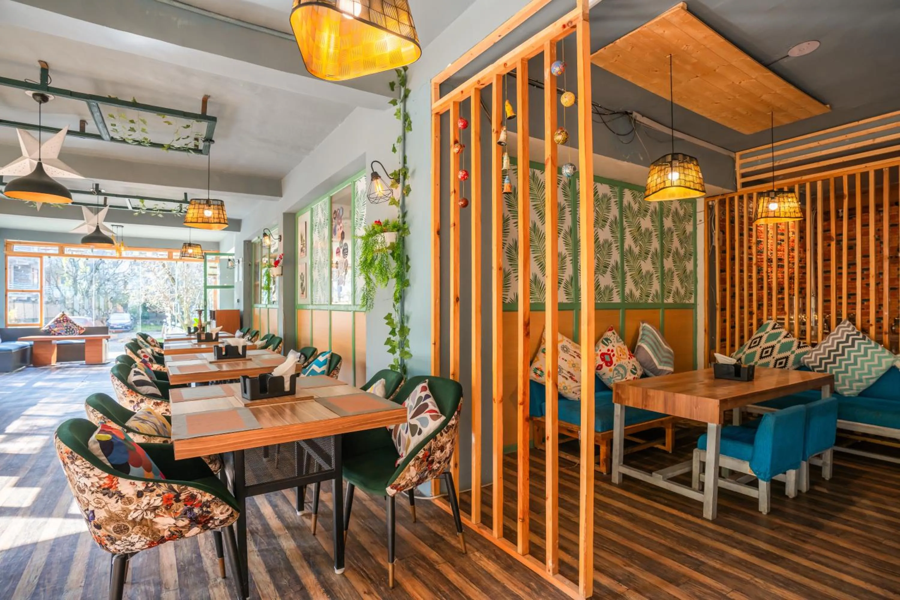 Restaurant/places to eat in Alt Life Manali, Old Manali