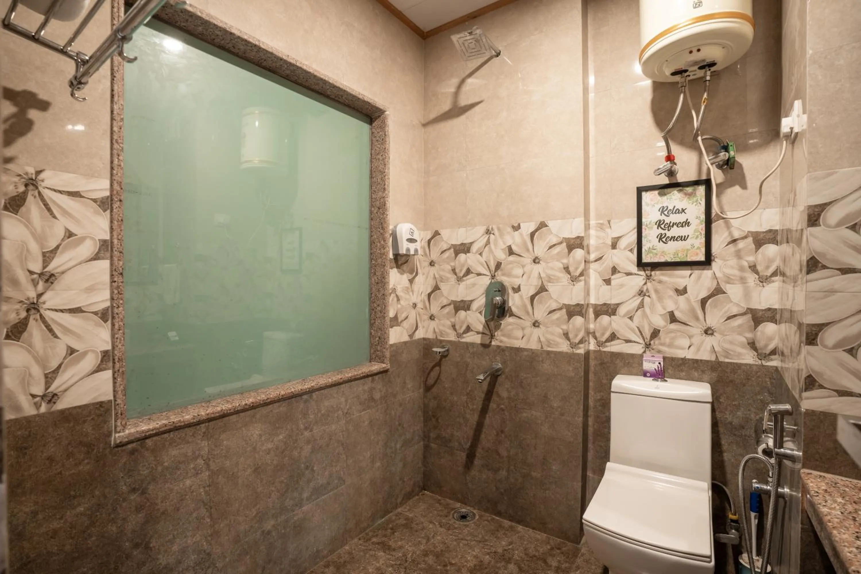 Toilet in Alt Life Manali, Old Manali