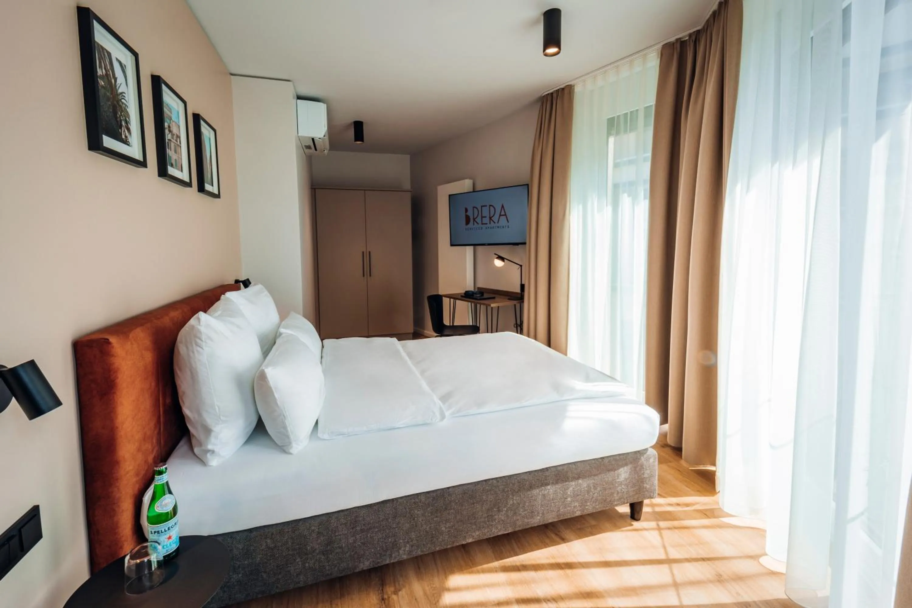 TV and multimedia, Bed in Brera Serviced Apartments Böblingen Sindelfingen