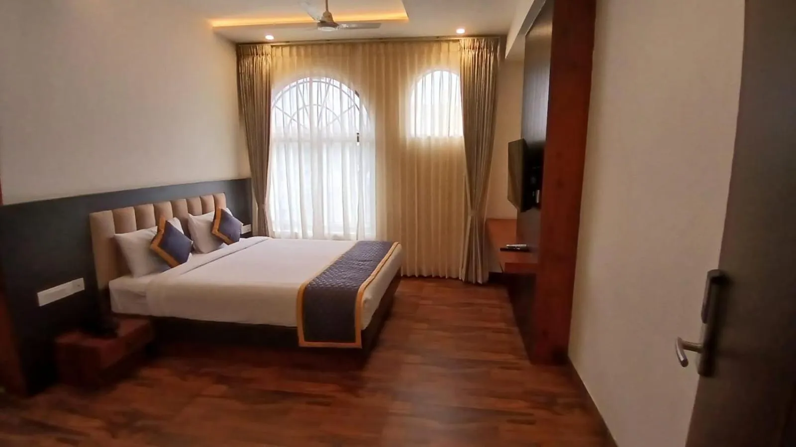Bed in PPH Living Rajathagiri Palace Premium Rooms