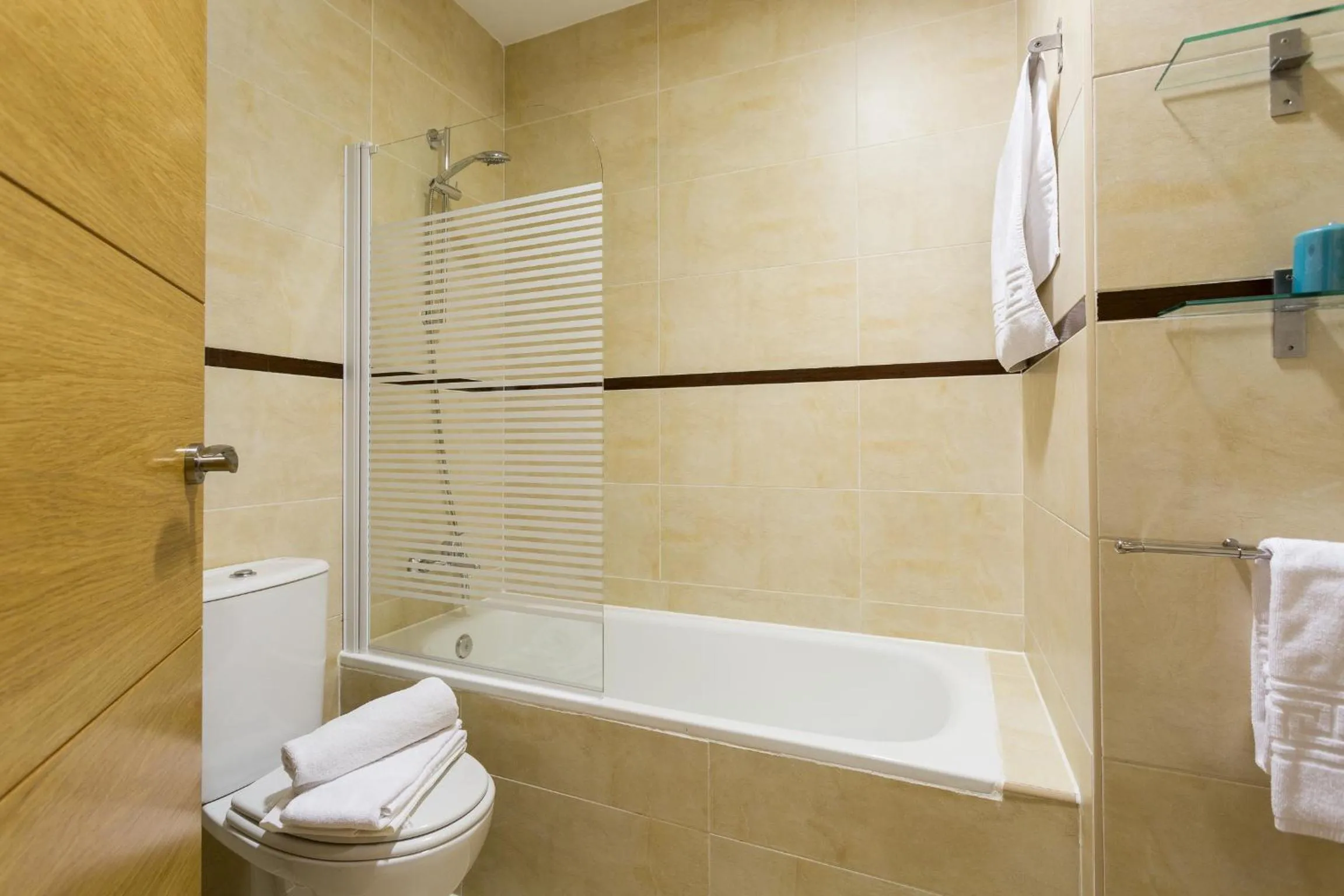 Bathroom in Apartamentos Diaber San Leandro