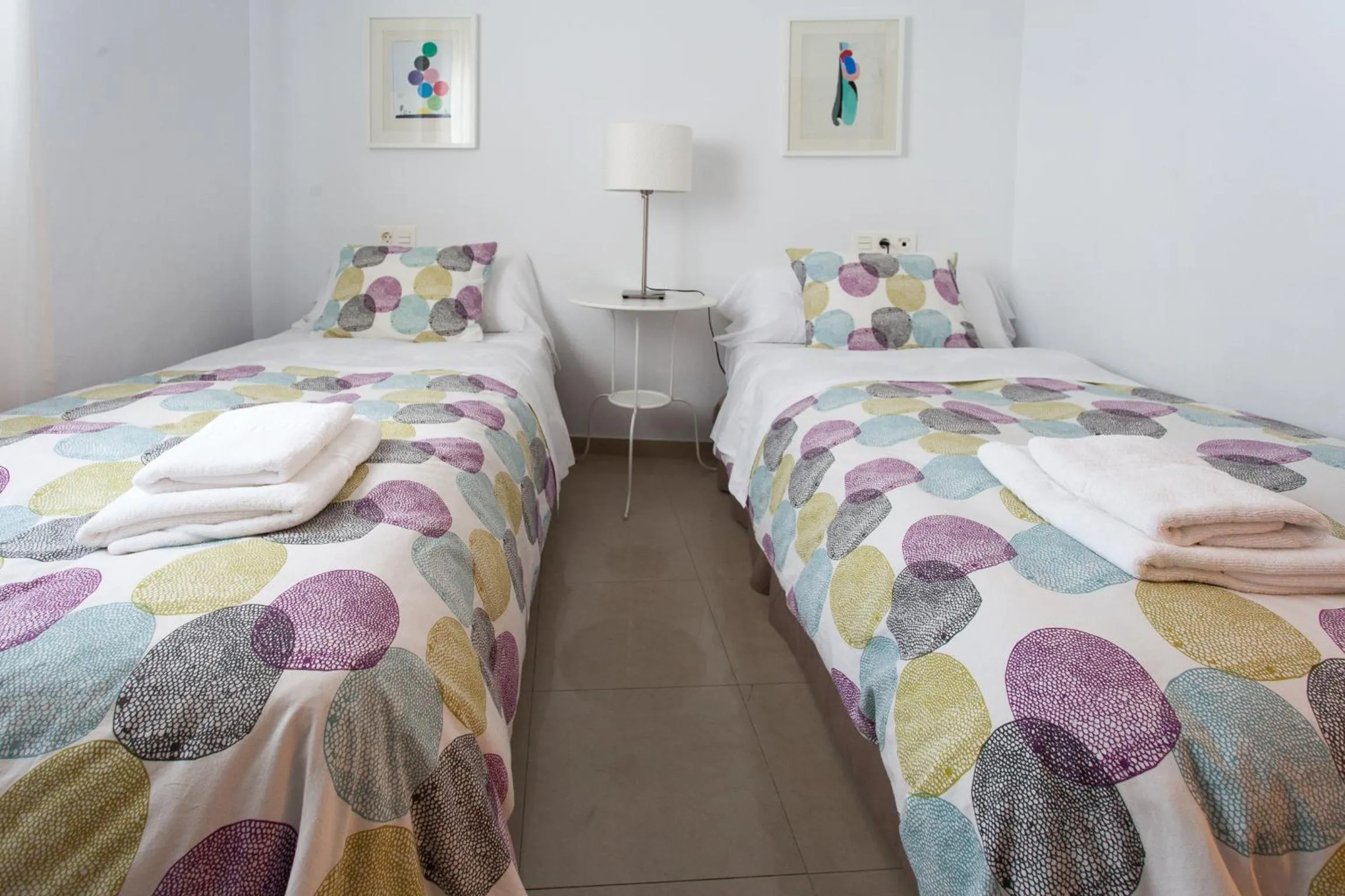 Bedroom, Bed in Apartamentos Diaber San Leandro