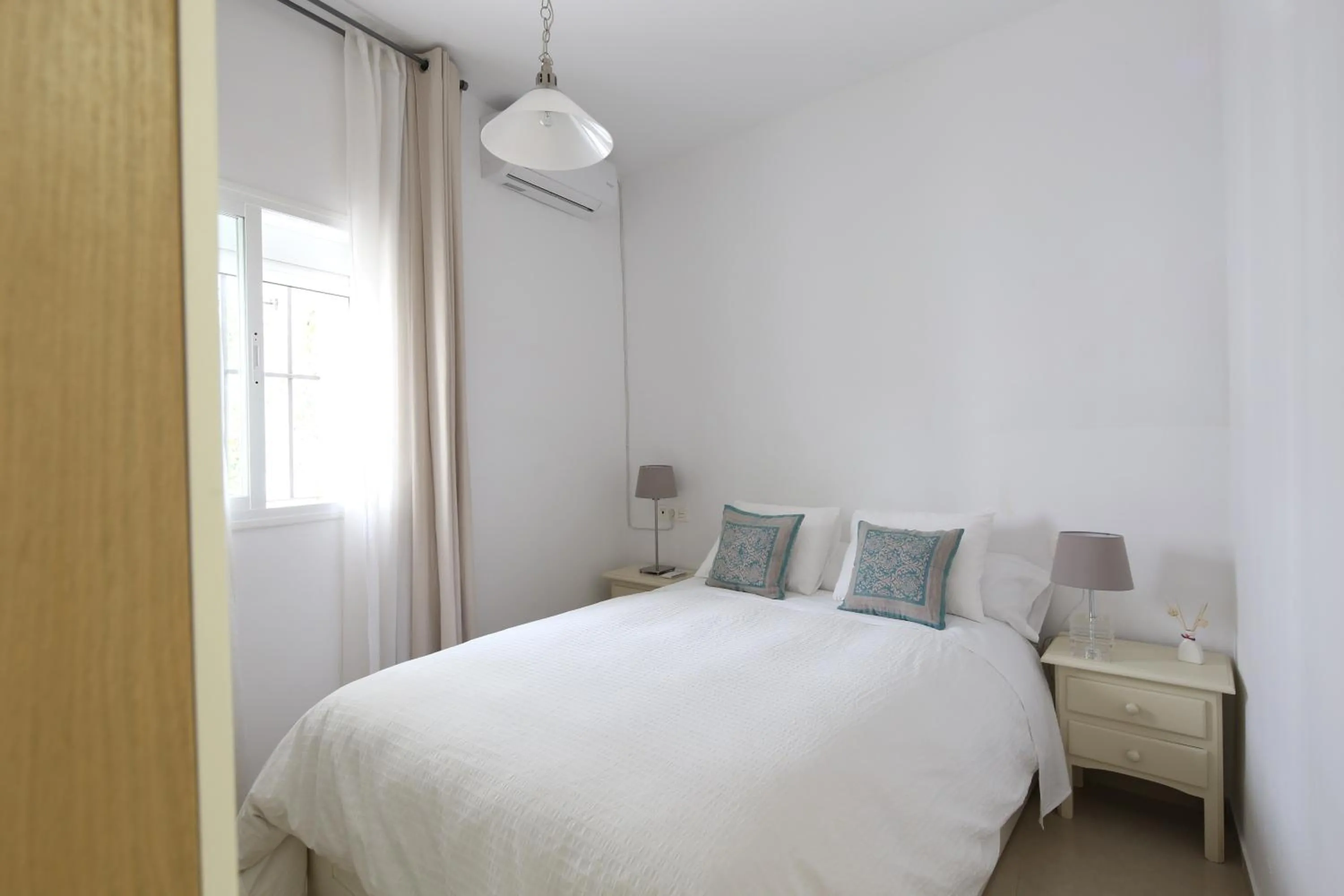 Bedroom, Bed in Apartamentos Diaber San Leandro