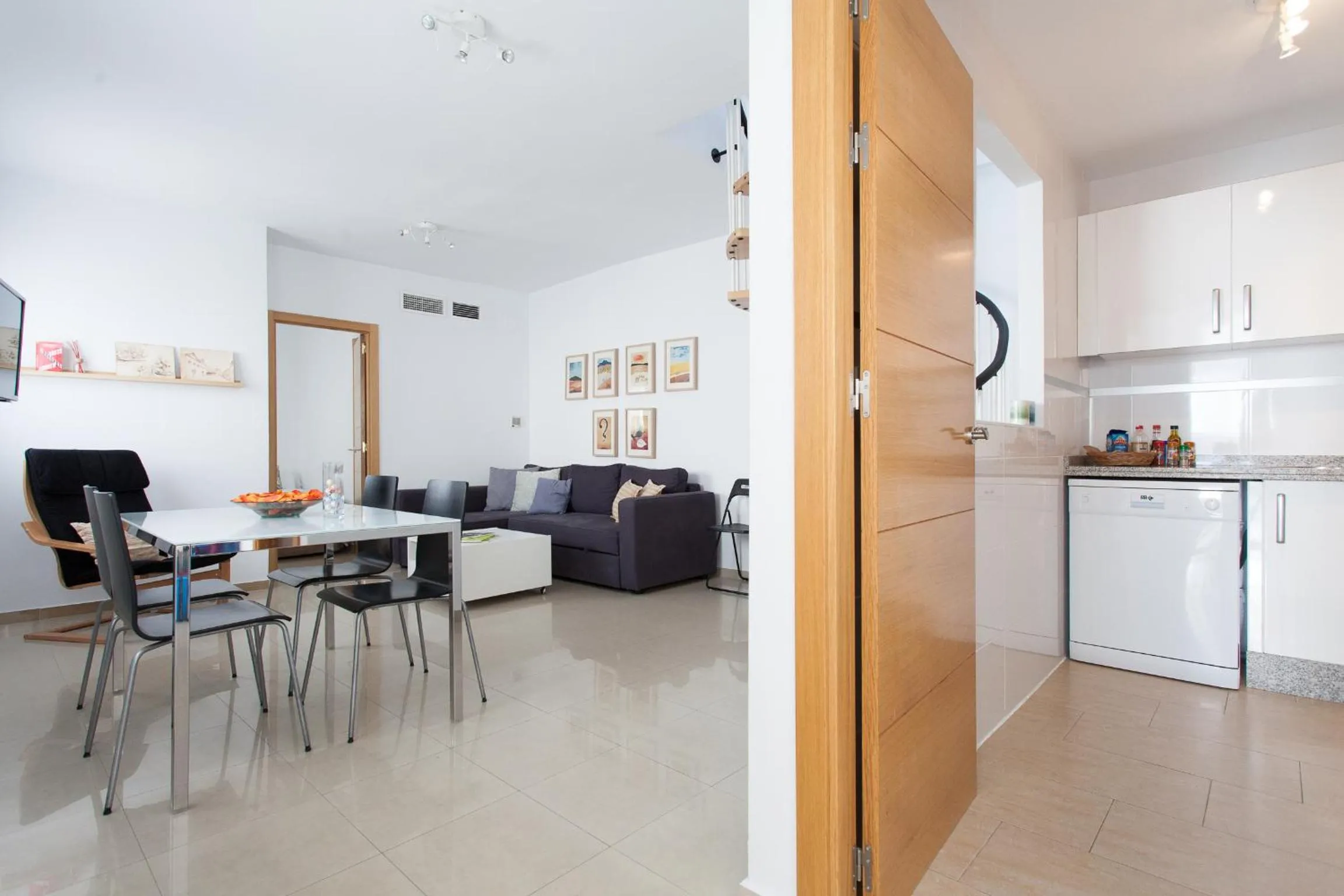 Kitchen or kitchenette in Apartamentos Diaber San Leandro