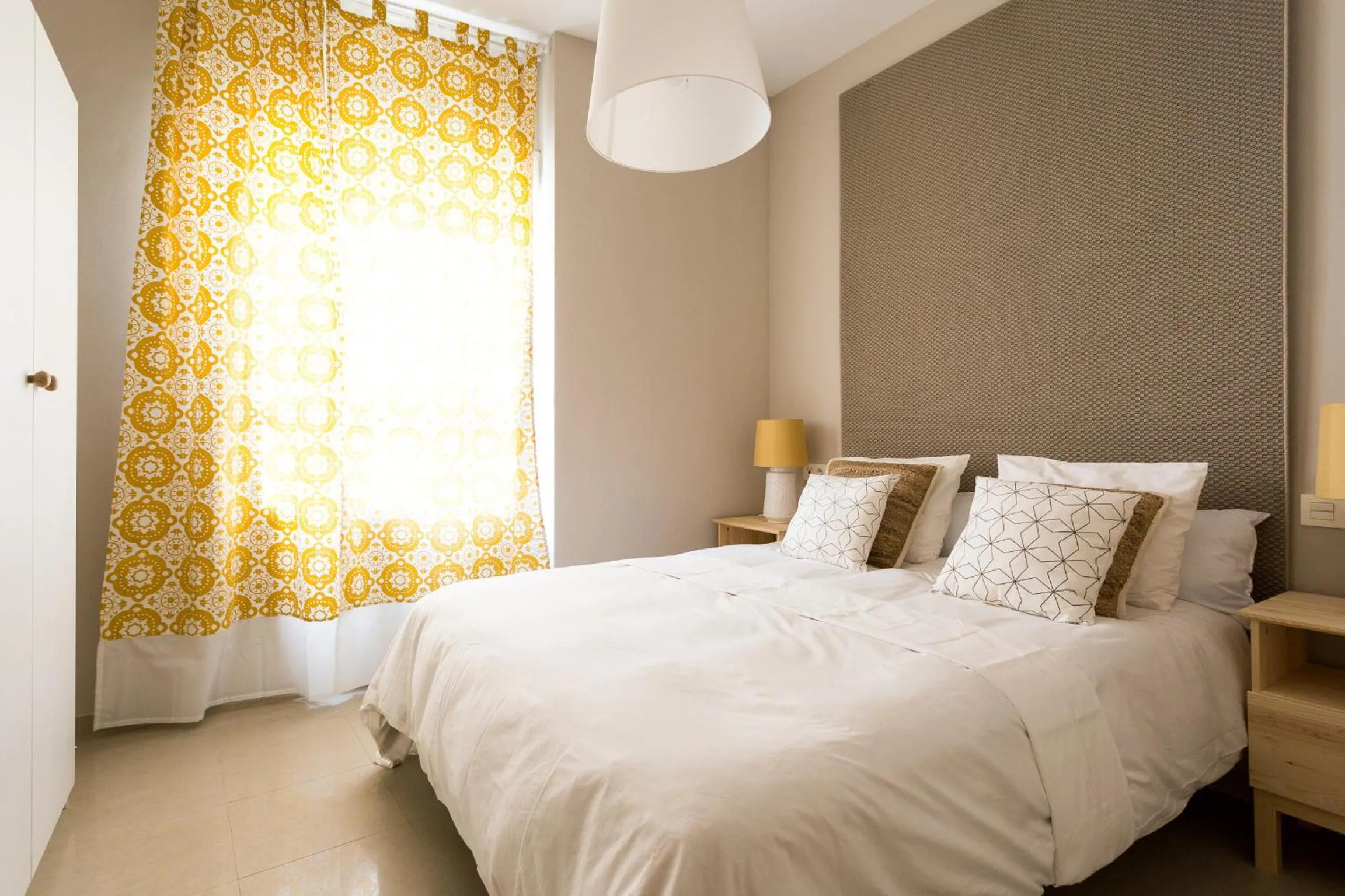 Bedroom, Bed in Apartamentos Diaber San Leandro