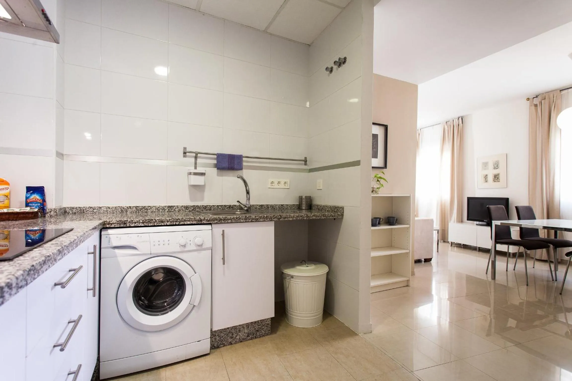 Photo of the whole room in Apartamentos Diaber San Leandro