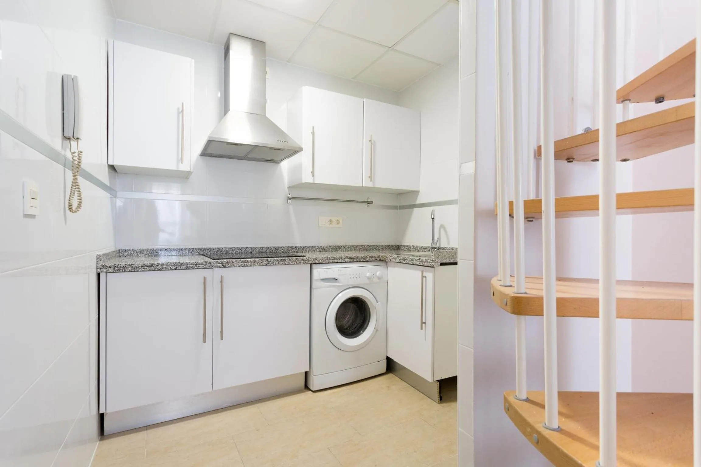 Kitchen or kitchenette in Apartamentos Diaber San Leandro