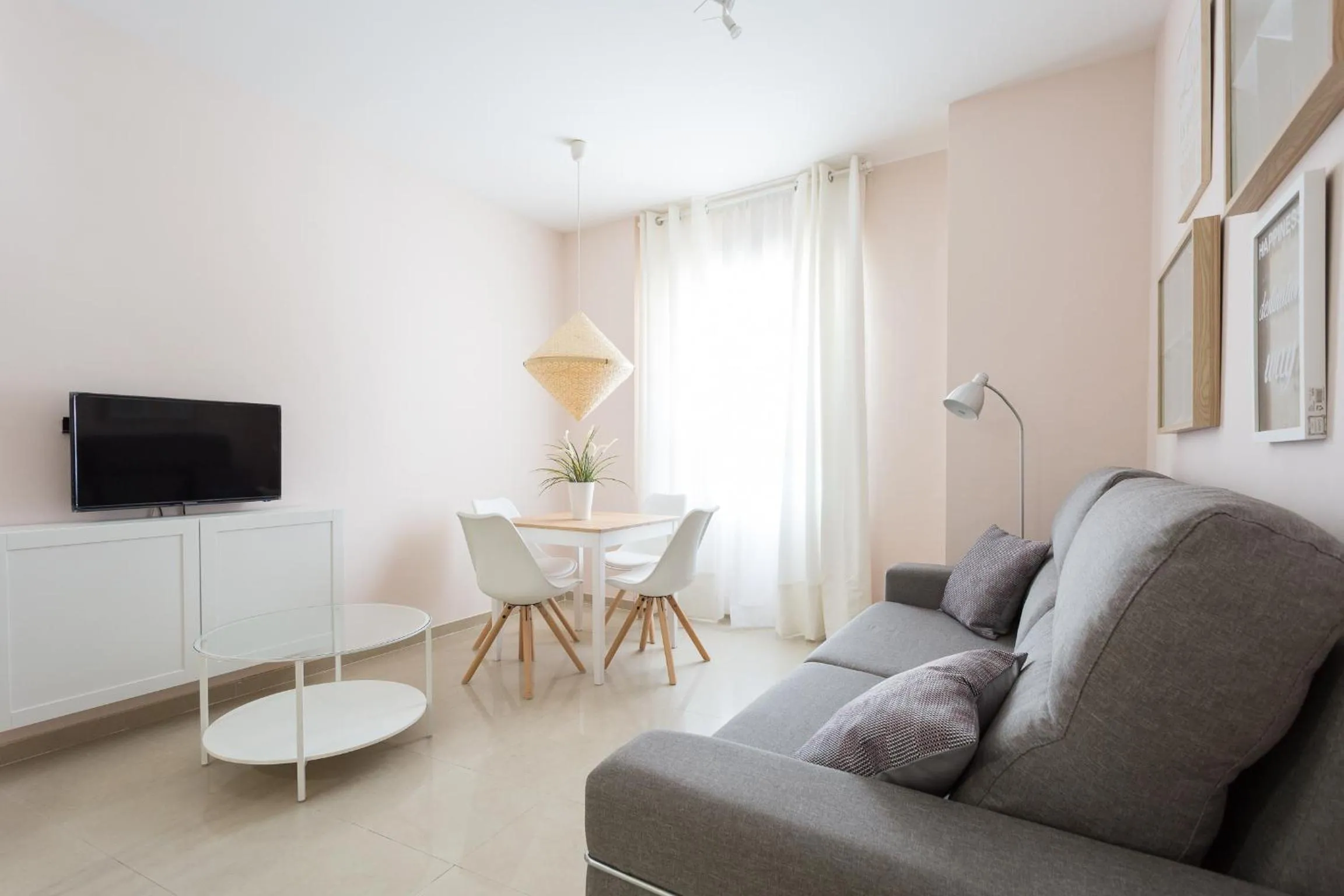 Living room in Apartamentos Diaber San Leandro