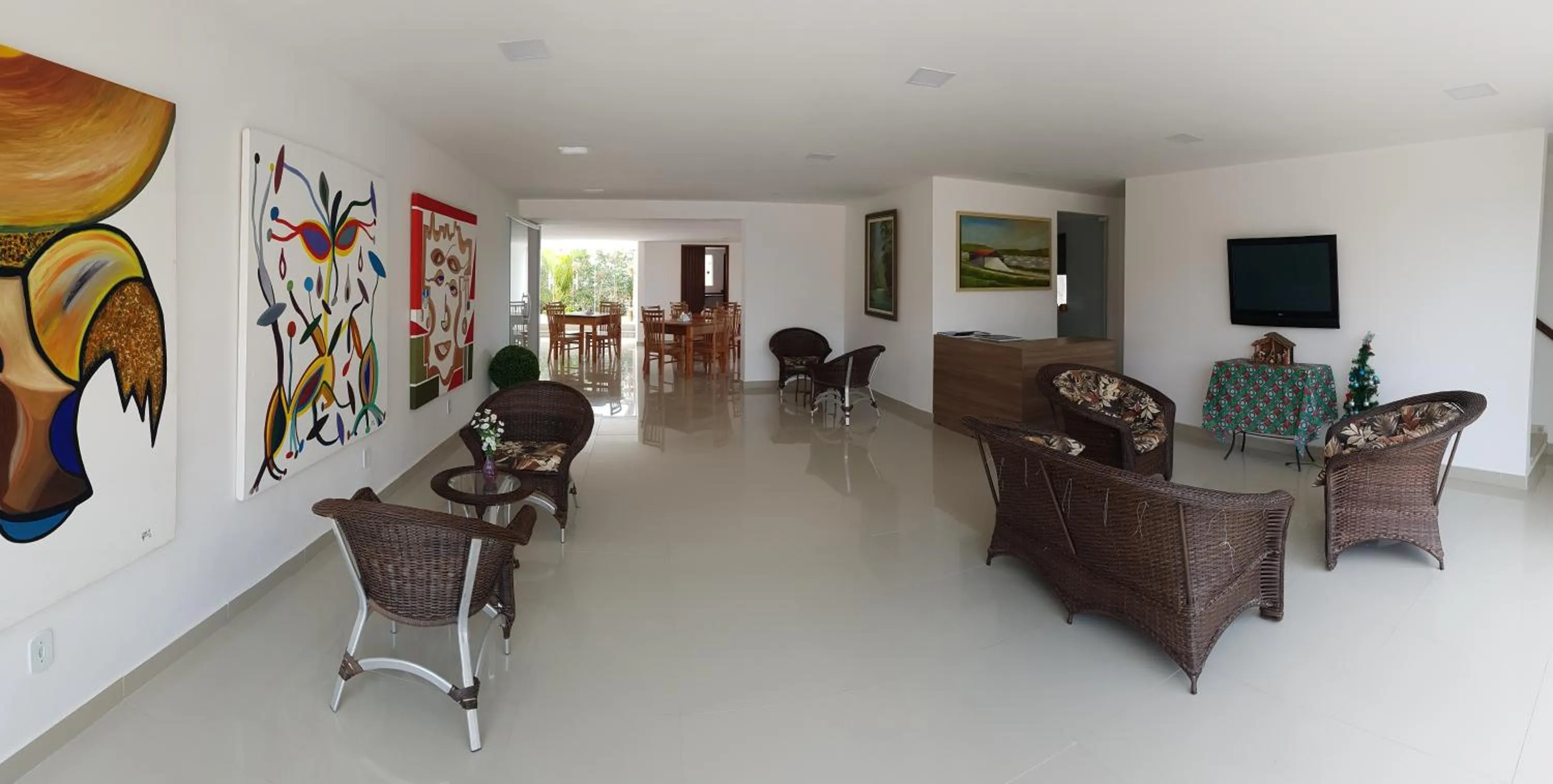 Communal lounge/ TV room in Pousada Xerxes