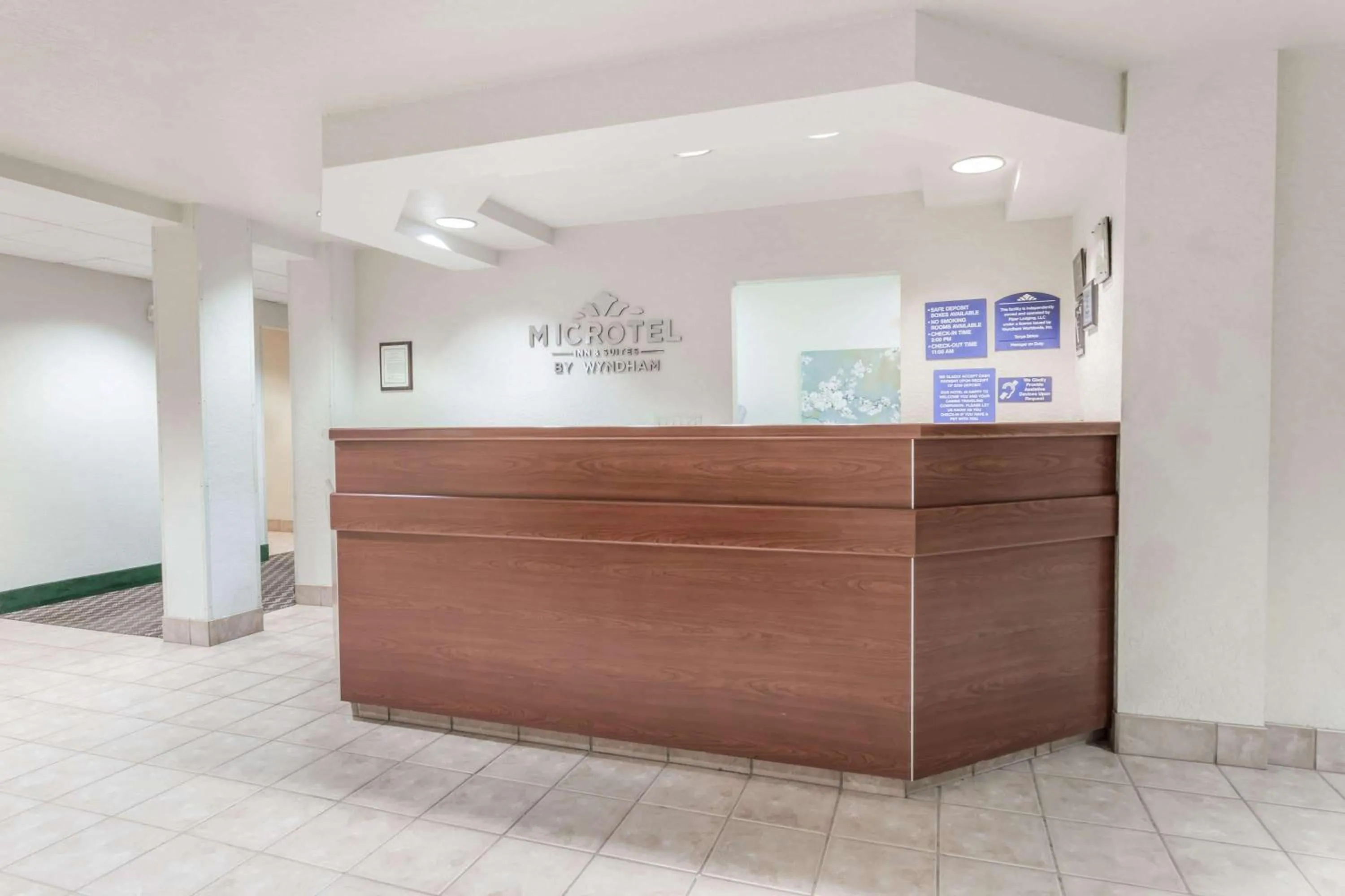 Lobby or reception in Microtel Inn & Suites Marianna