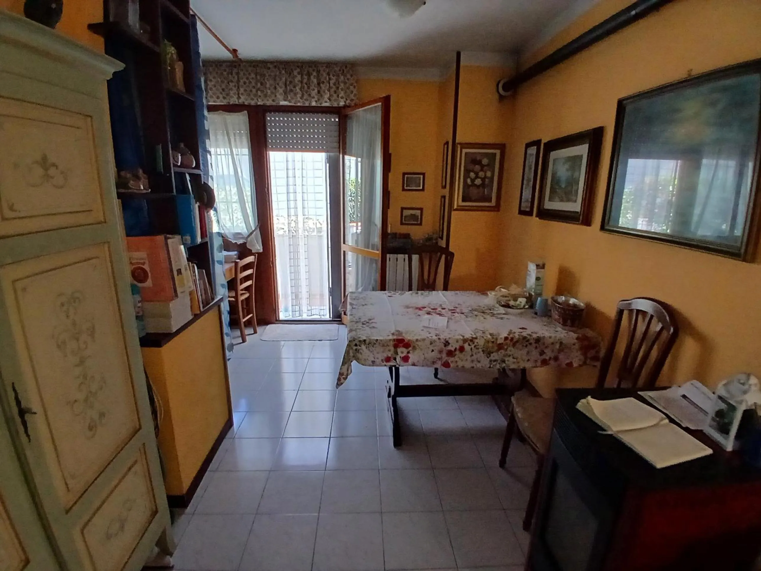 Seating area in Il Melograno B&B with private bathrooms