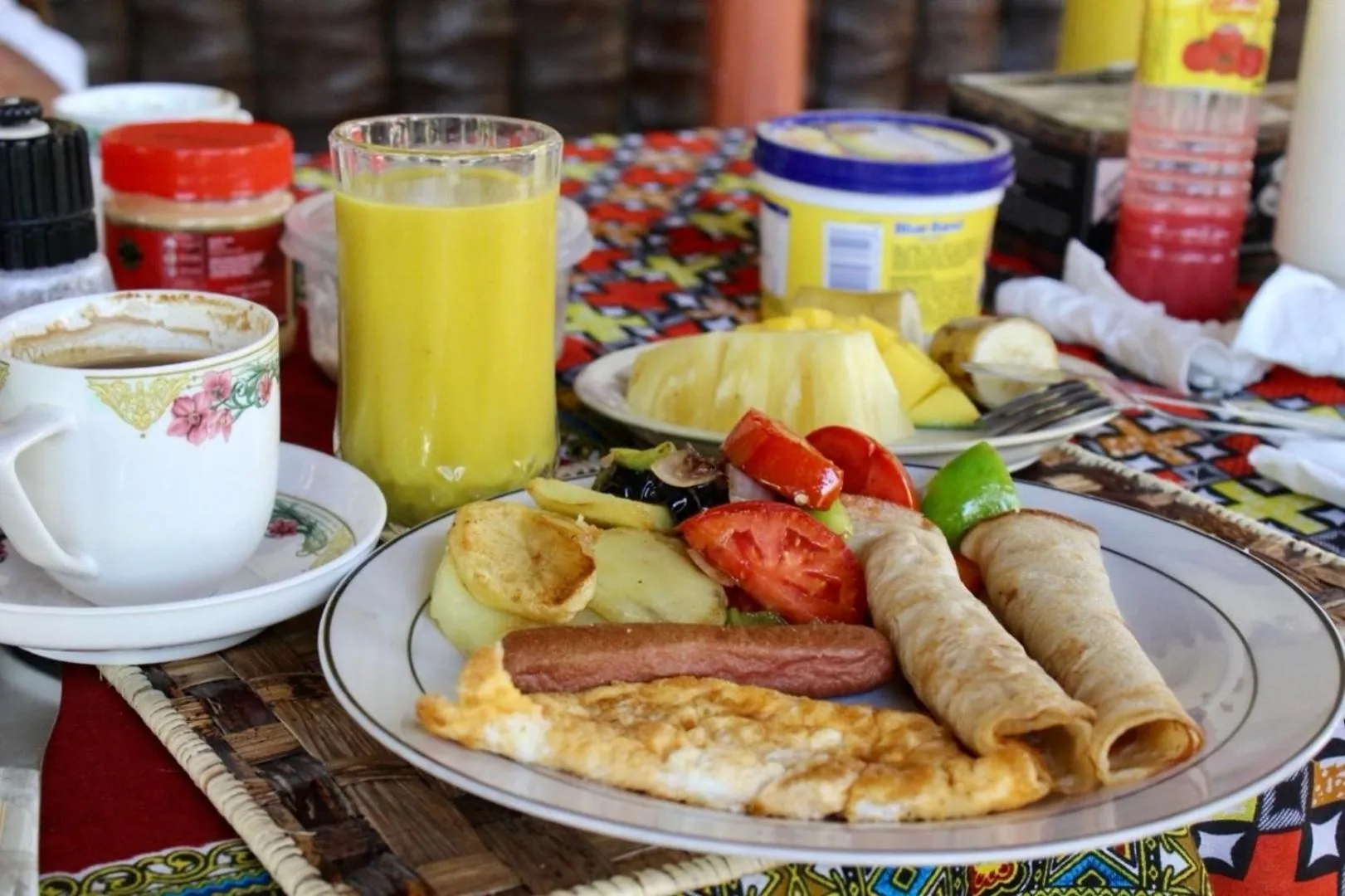 Food and drinks in The Tropinest bungalow