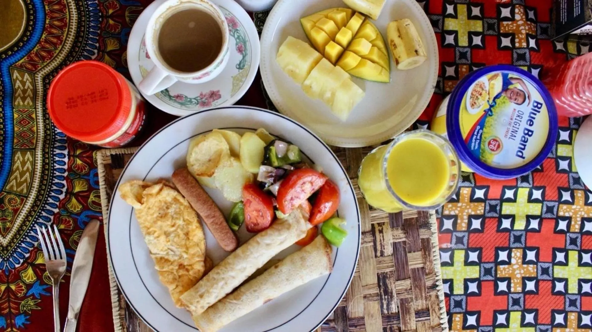 Food and drinks in The Tropinest bungalow